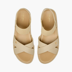 صندل بحزام متقاطع بارز الملمس للنساء من فلورا بيلا-women-shoes-flats-image-1