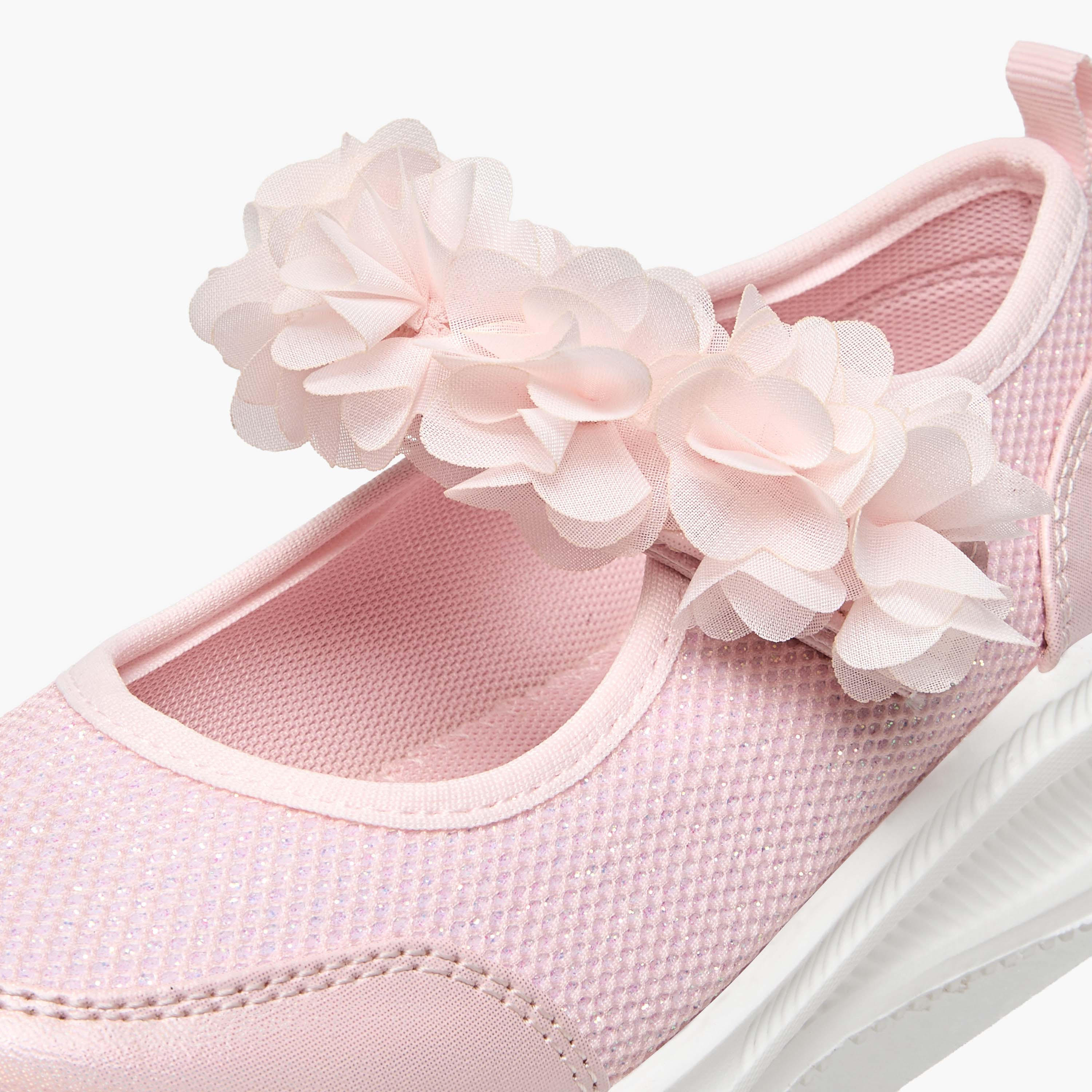 حذاء سنيكرز مزين بشريط إغلاق لاصق للبنات من فلورا بيلا-girls-shoes-sneakers-image-4