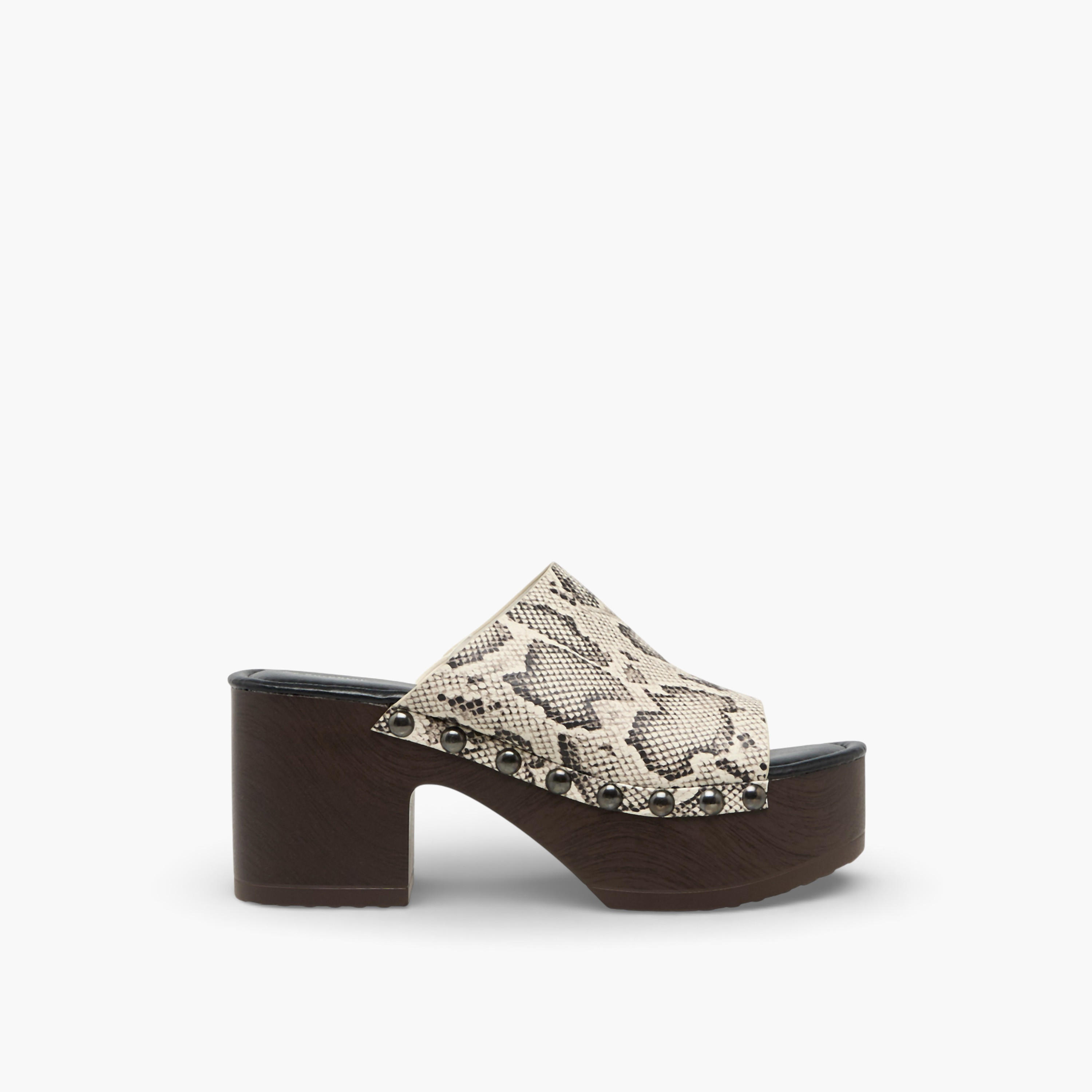 صندل نسائي خفيف الوزن بكعب بلاتفورم من شورستيب، مزين بالمسامير وتفاصيل برشام-women-shoes-sandals-heeled-image-3