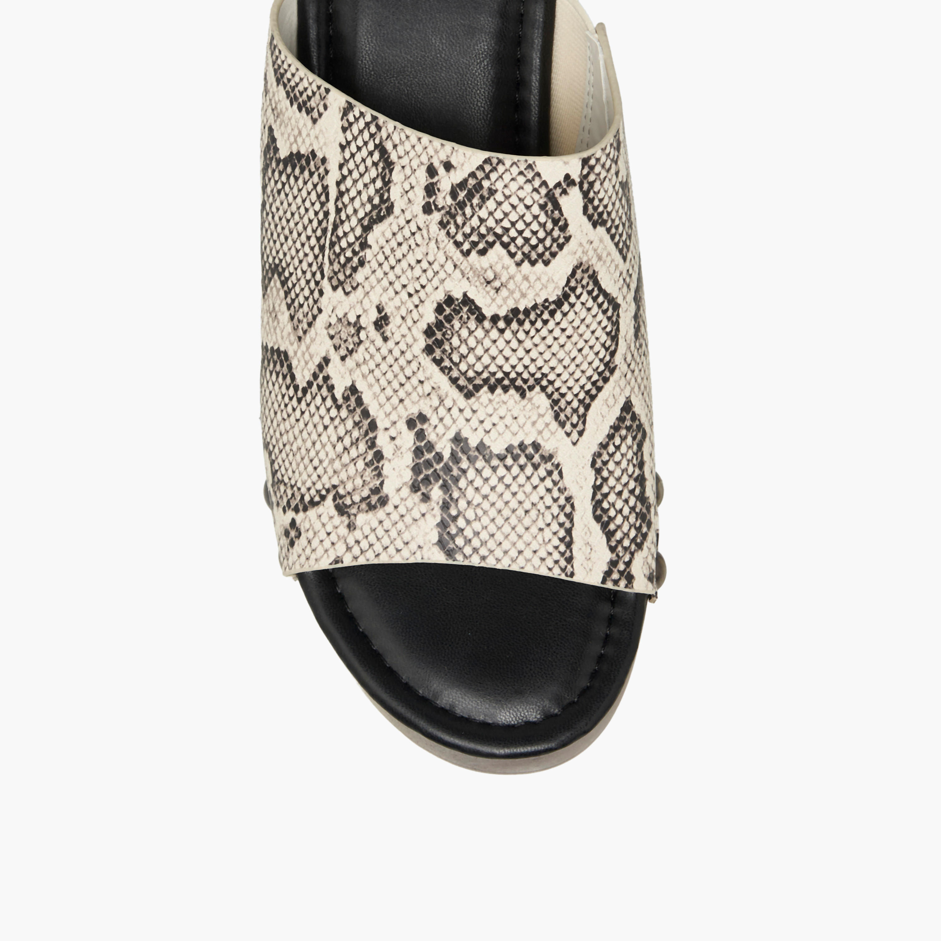 صندل نسائي خفيف الوزن بكعب بلاتفورم من شورستيب، مزين بالمسامير وتفاصيل برشام-women-shoes-sandals-heeled-image-4