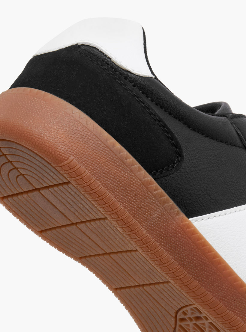 حذاء سنيكرز بطول الكاحل ورباط إغلاق للرجال من إل بي إل من شو إكسبريس-men-shoes-sneakers-image-5