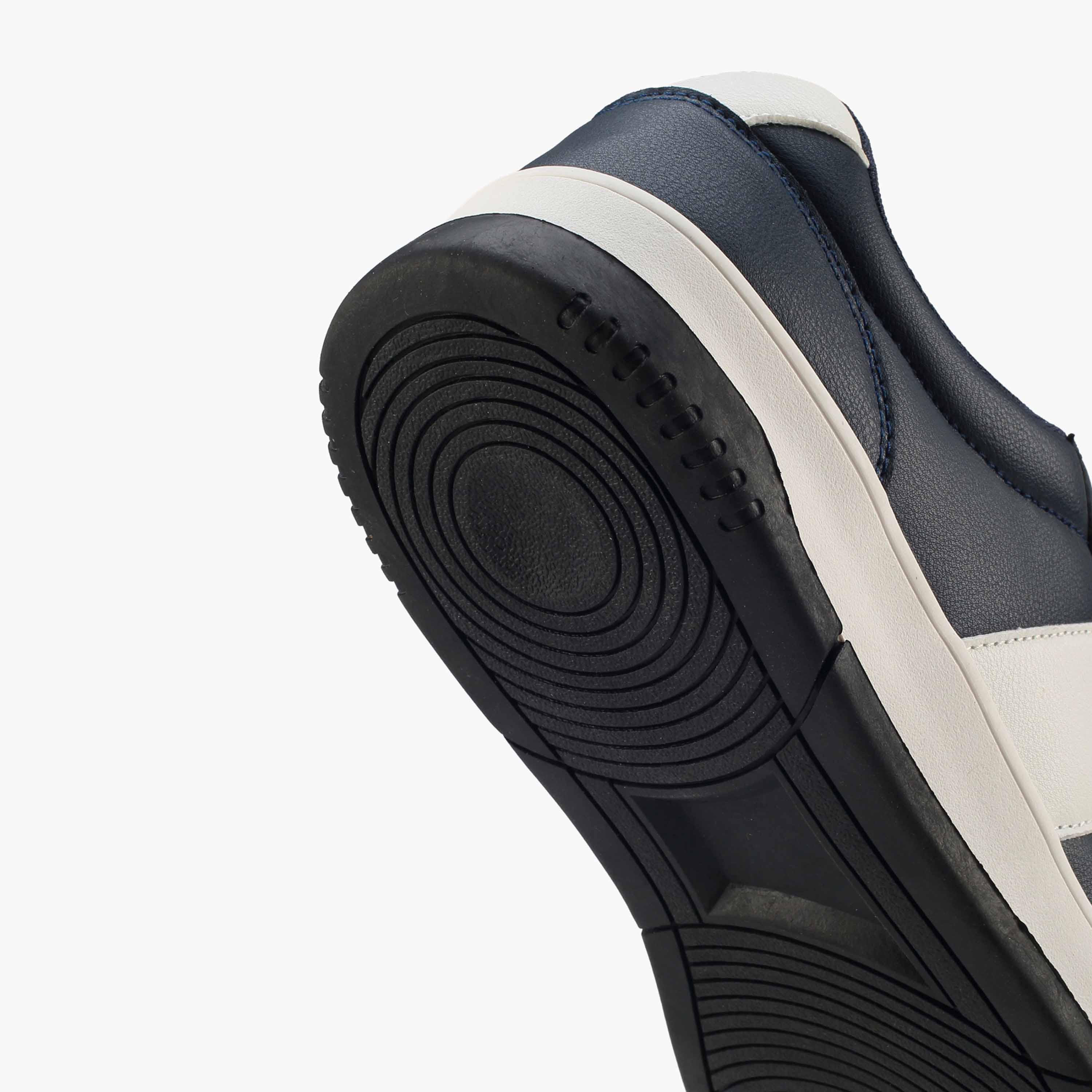 حذاء سنيكرز طول الكاحل برباط إغلاق للرجال من أل بي أل من شو إكسبريس-men-shoes-sneakers-image-5