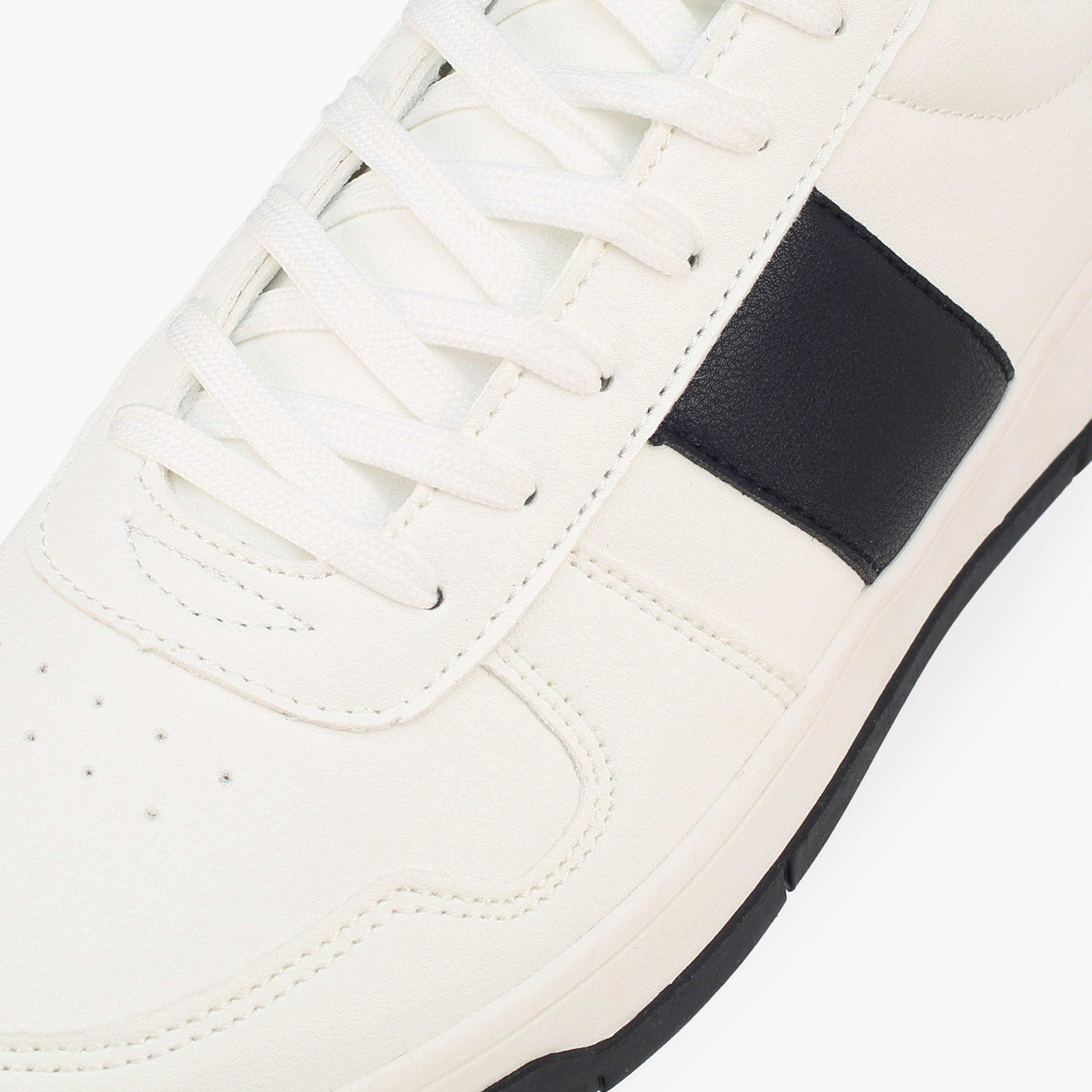 حذاء سنيكرز طول الكاحل برباط إغلاق للرجال من أل بي أل من شو إكسبريس-men-shoes-sneakers-image-4