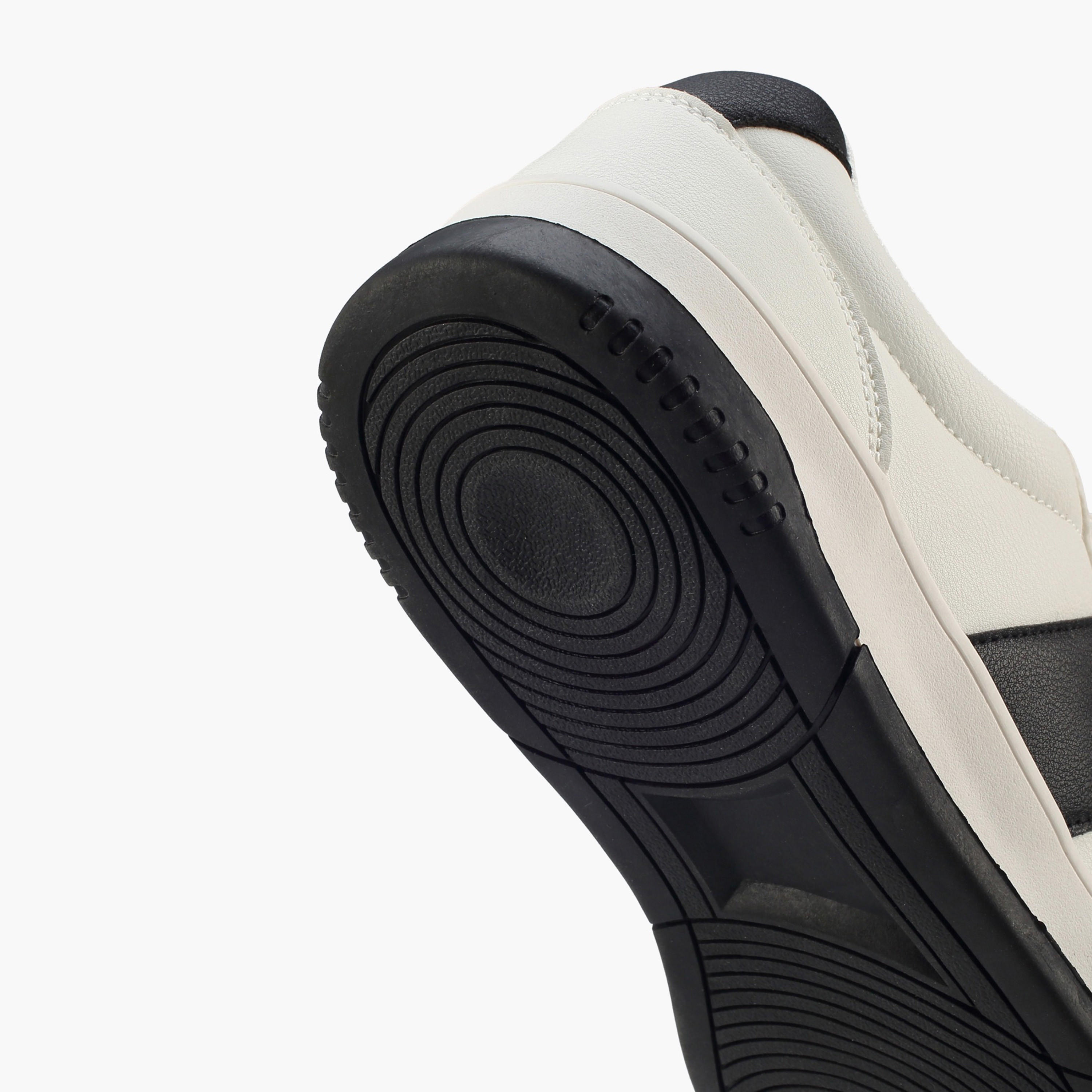 حذاء سنيكرز طول الكاحل برباط إغلاق للرجال من أل بي أل من شو إكسبريس-men-shoes-sneakers-image-5