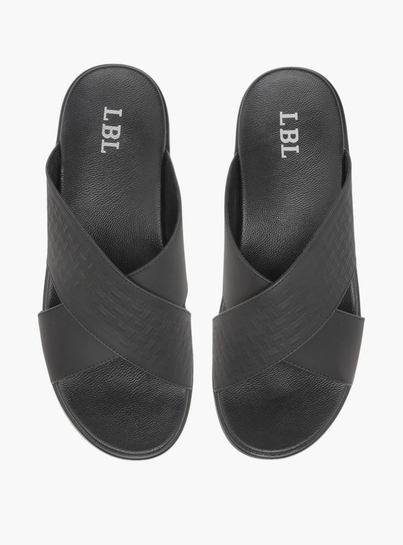 صندل مريح سهل الارتداء بارز الملمس بحزام متقاطع من إل بي إل من شو إكسبرس-men-shoes-sandals-image-1