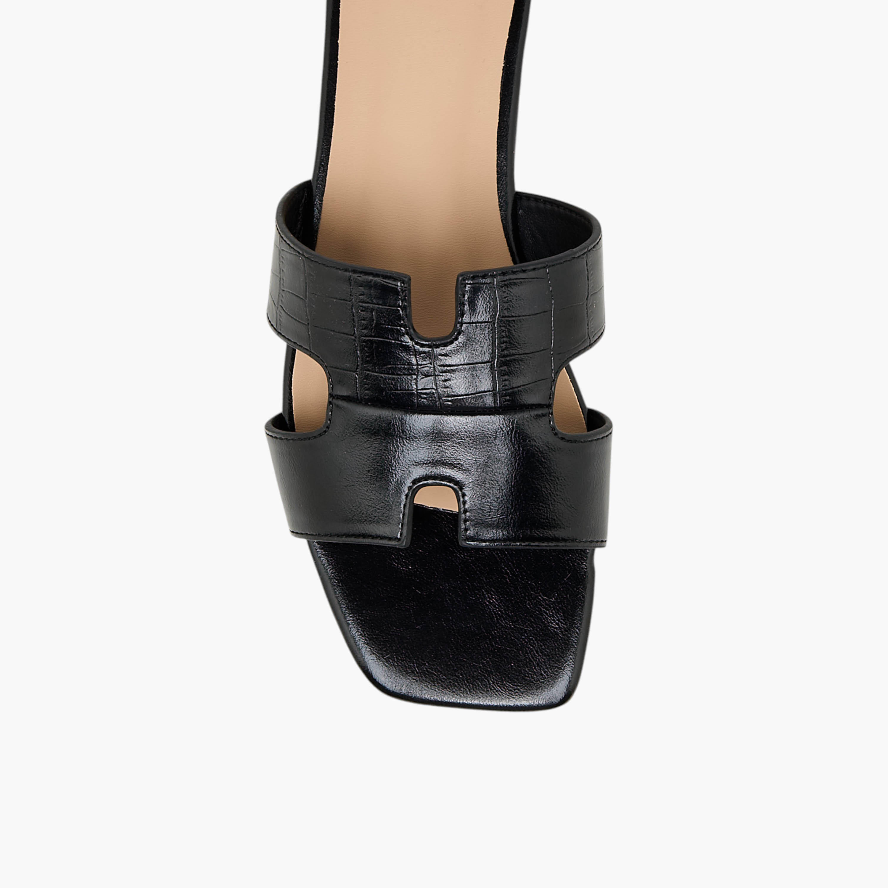 صندل بتفاصيل مفرغة للنساء من فلورا بيلا-women-shoes-flats-sandals-image-4
