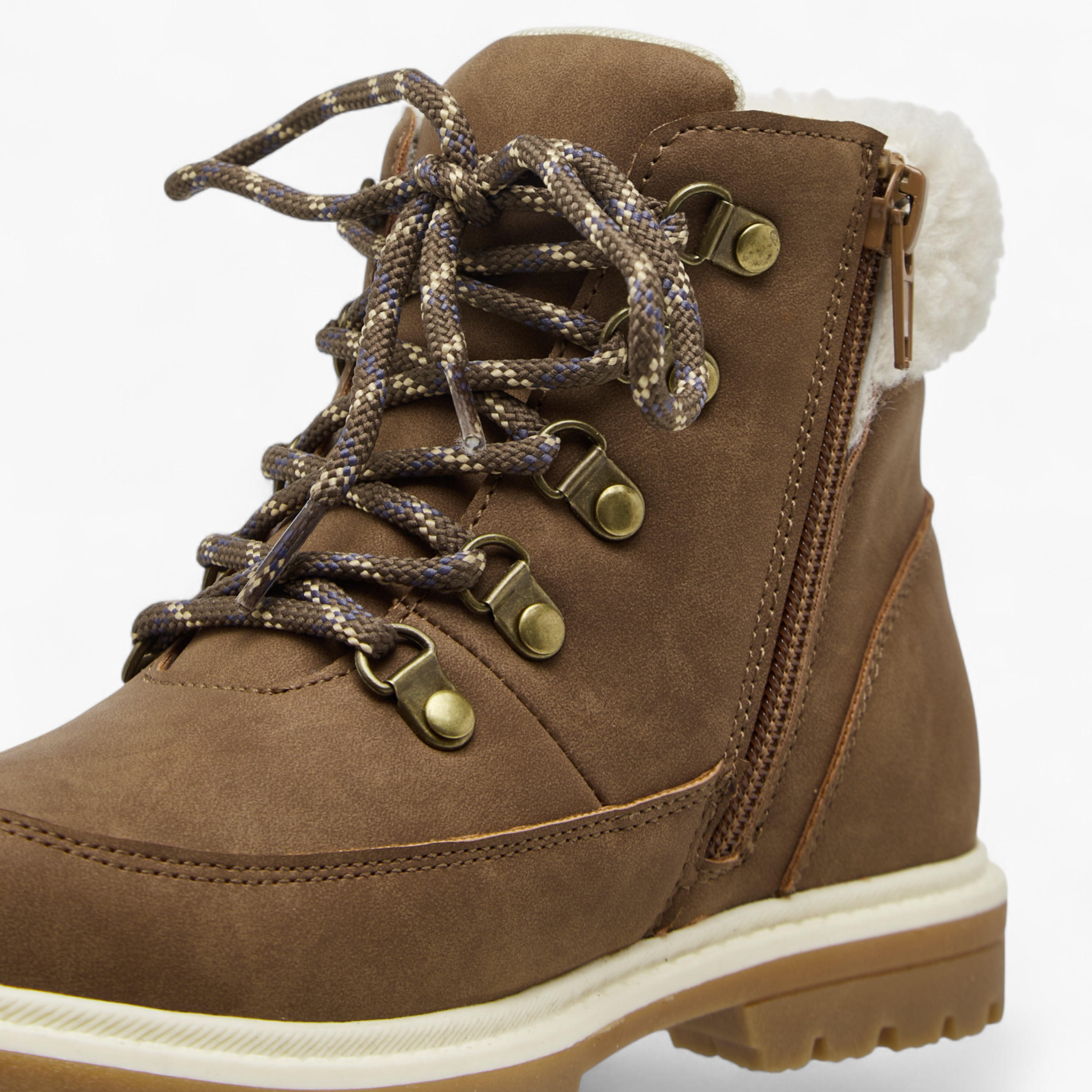 بوت سادة بتفاصيل فرو صناعي وسحاب إغلاق من إل بي إل من شو إكسبريس-boys-shoes-boots-image-4