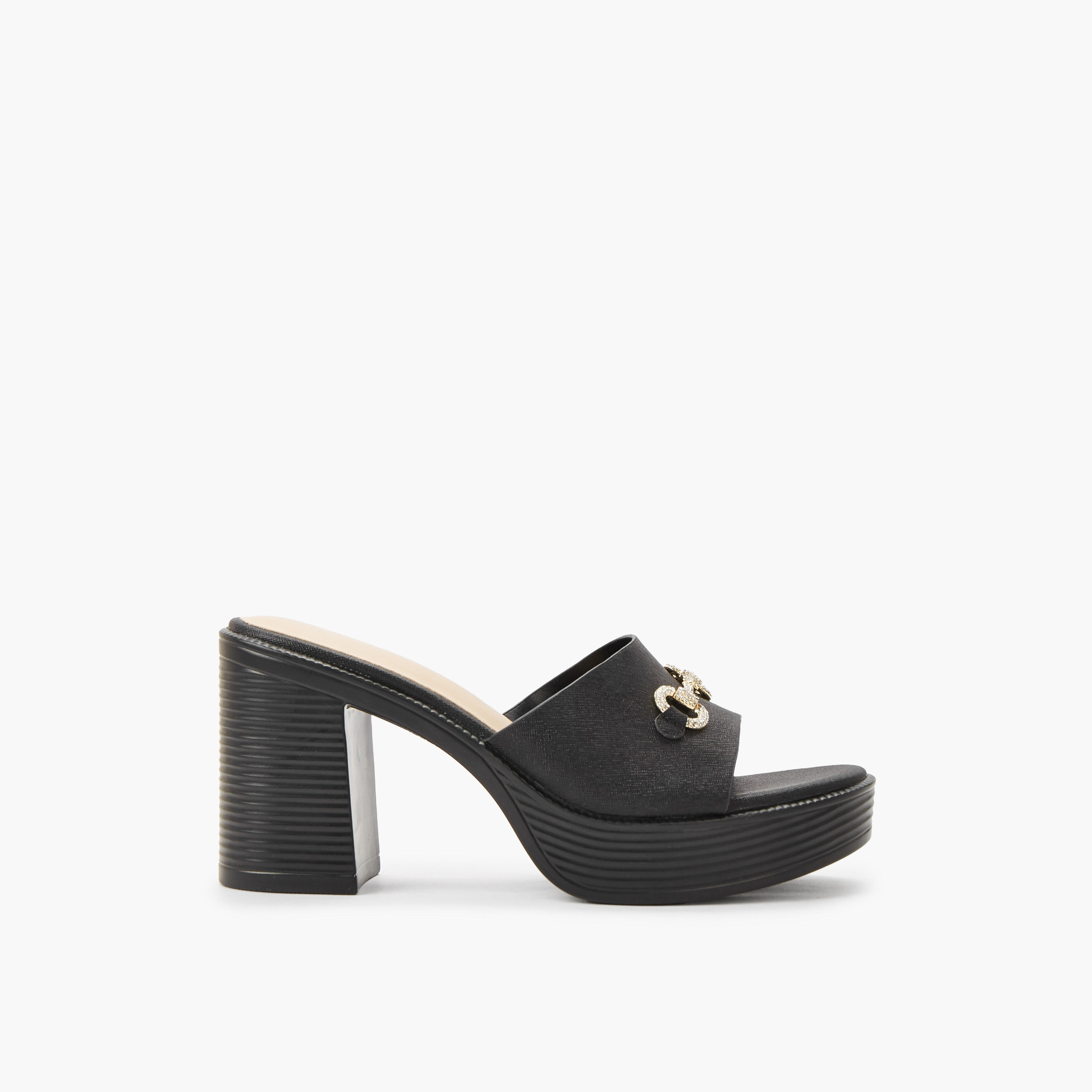 صندل معدني خفيف الوزن بكعب عريض وإبزيم مزين للنساء من شورستيب-women-shoes-sandals-heeled-image-3