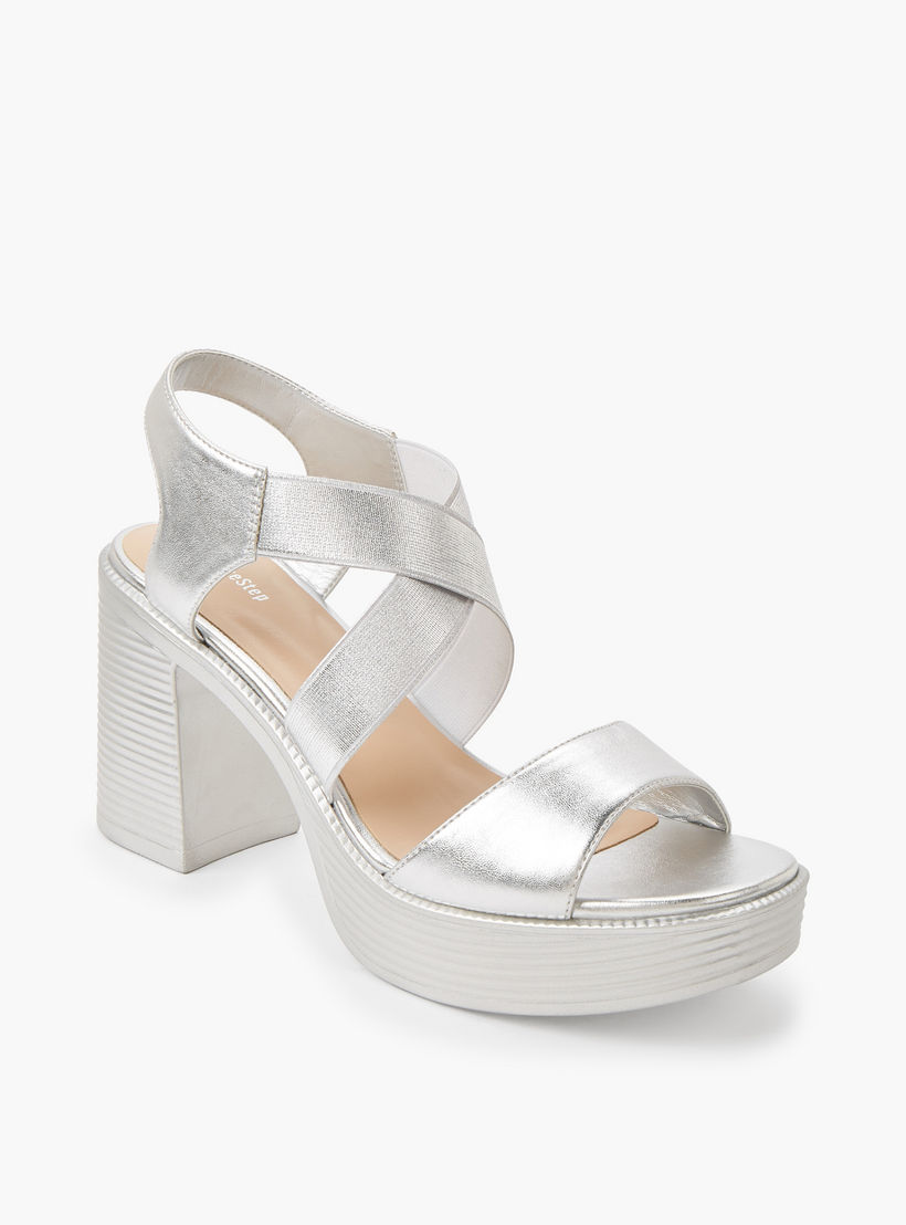 صندل معدني خفيف الوزن بكعب عريض وأشرطة متقاطعة مرنة للنساء من شورستيب-women-shoes-sandals-heeled-image-2
