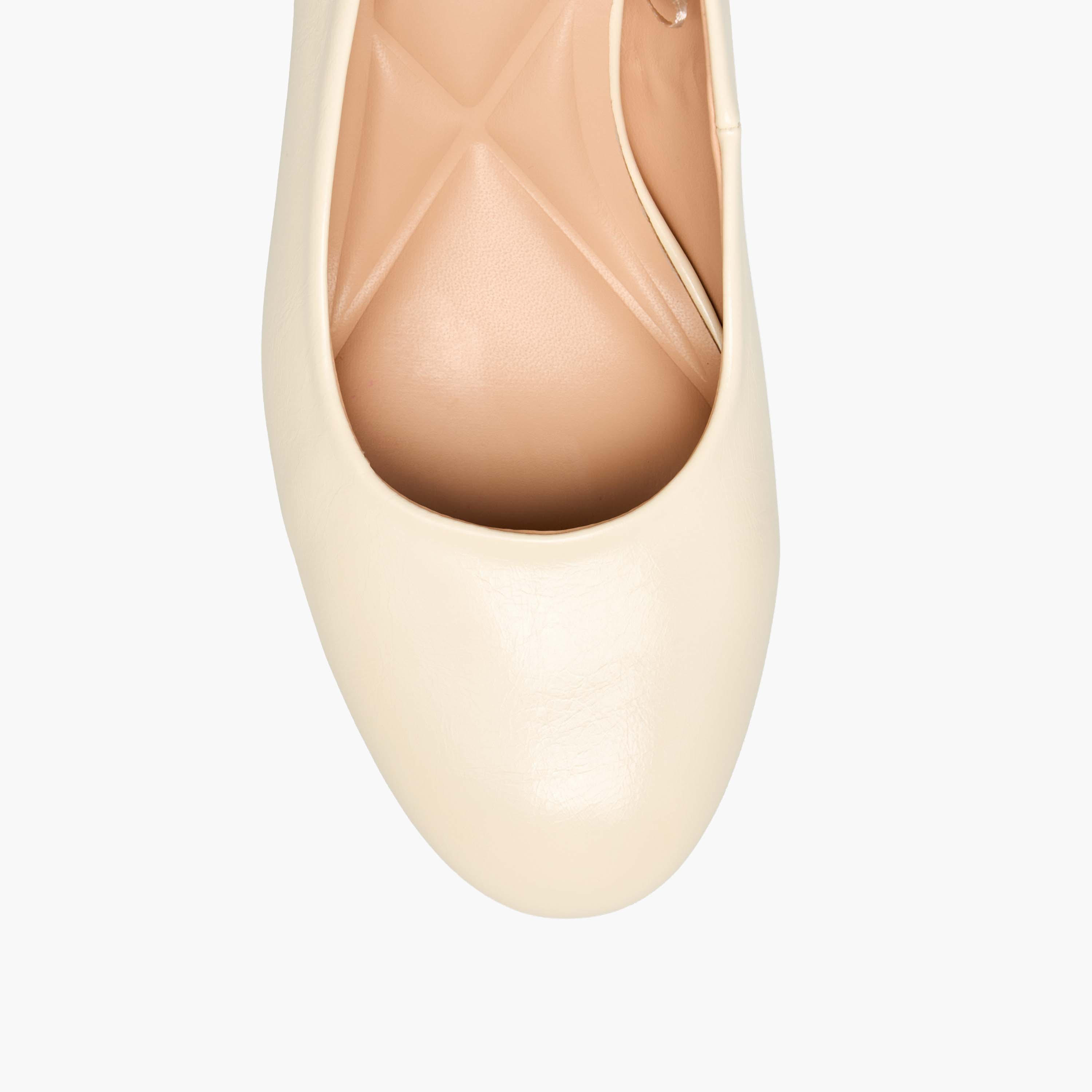 حذاء كلاسيكي بكعب عريض للنساء من سيليست-women-shoes-heels-image-7