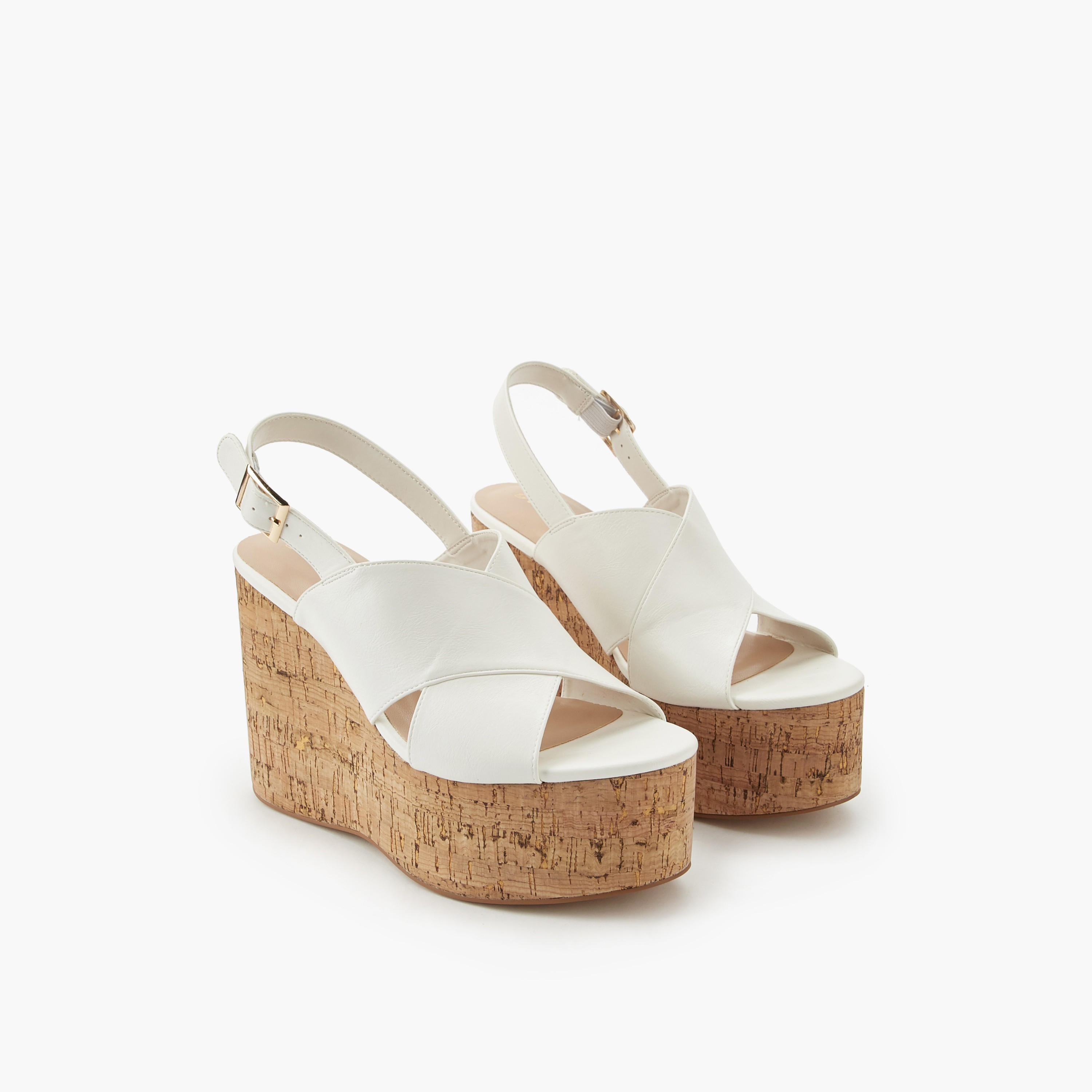 صندل خفيف الوزن بكعب ويدج وتفاصيل إبزيم للنساء من شورستيب-women-shoes-sandals-heeled-image-1