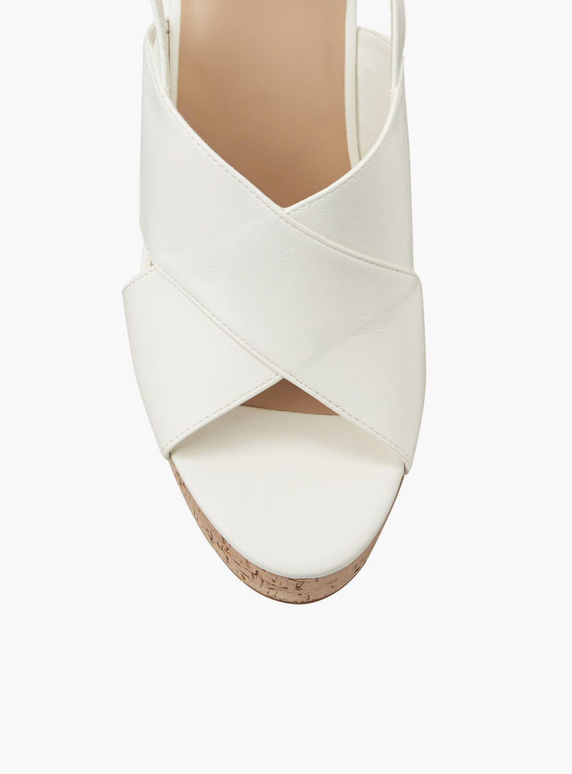 صندل خفيف الوزن بكعب ويدج وتفاصيل إبزيم للنساء من شورستيب-women-shoes-sandals-heeled-image-5