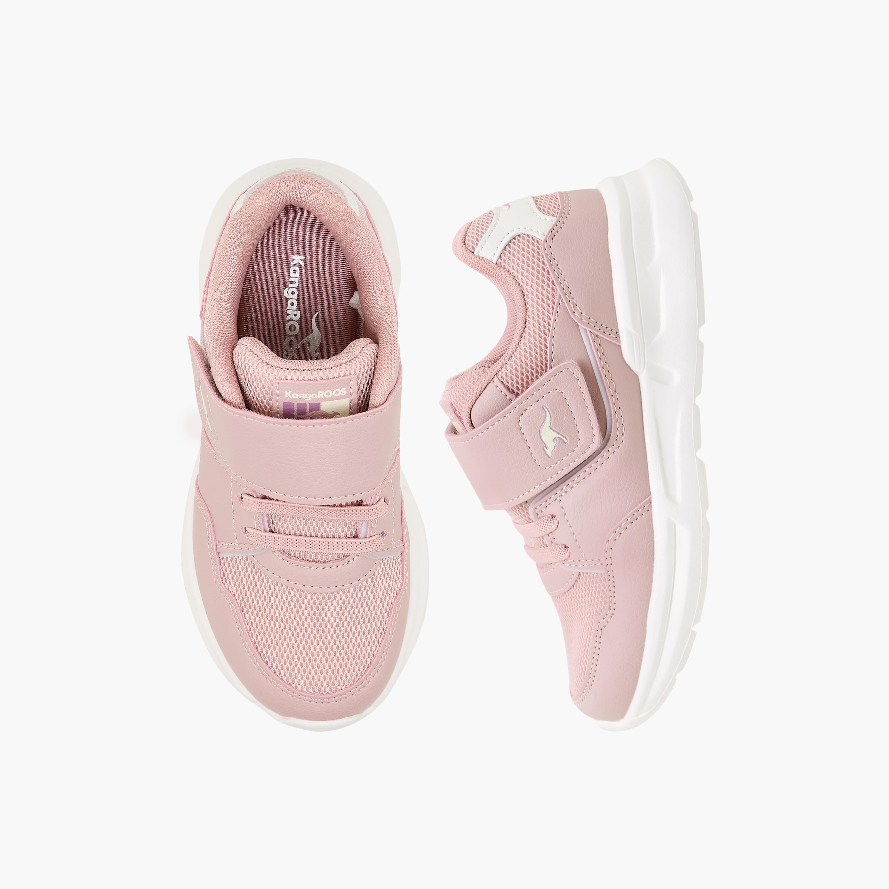 حذاء رياضي بشريط إغلاق لاصق للبنات من كانجاروز-girls-shoes-sports-image-1