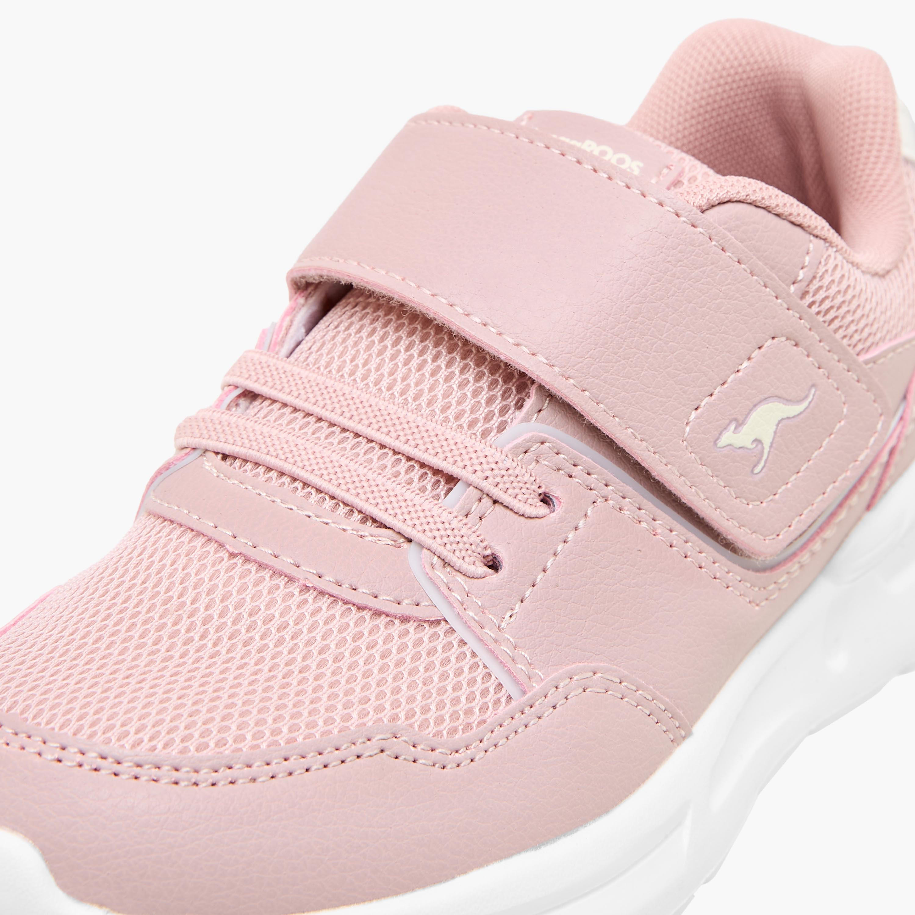 حذاء رياضي بشريط إغلاق لاصق للبنات من كانجاروز-girls-shoes-sports-image-4