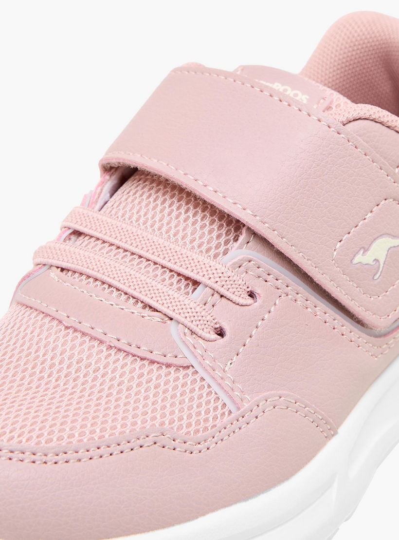 حذاء رياضي بشريط إغلاق لاصق للبنات من كانجاروز-girls-shoes-sports-image-4