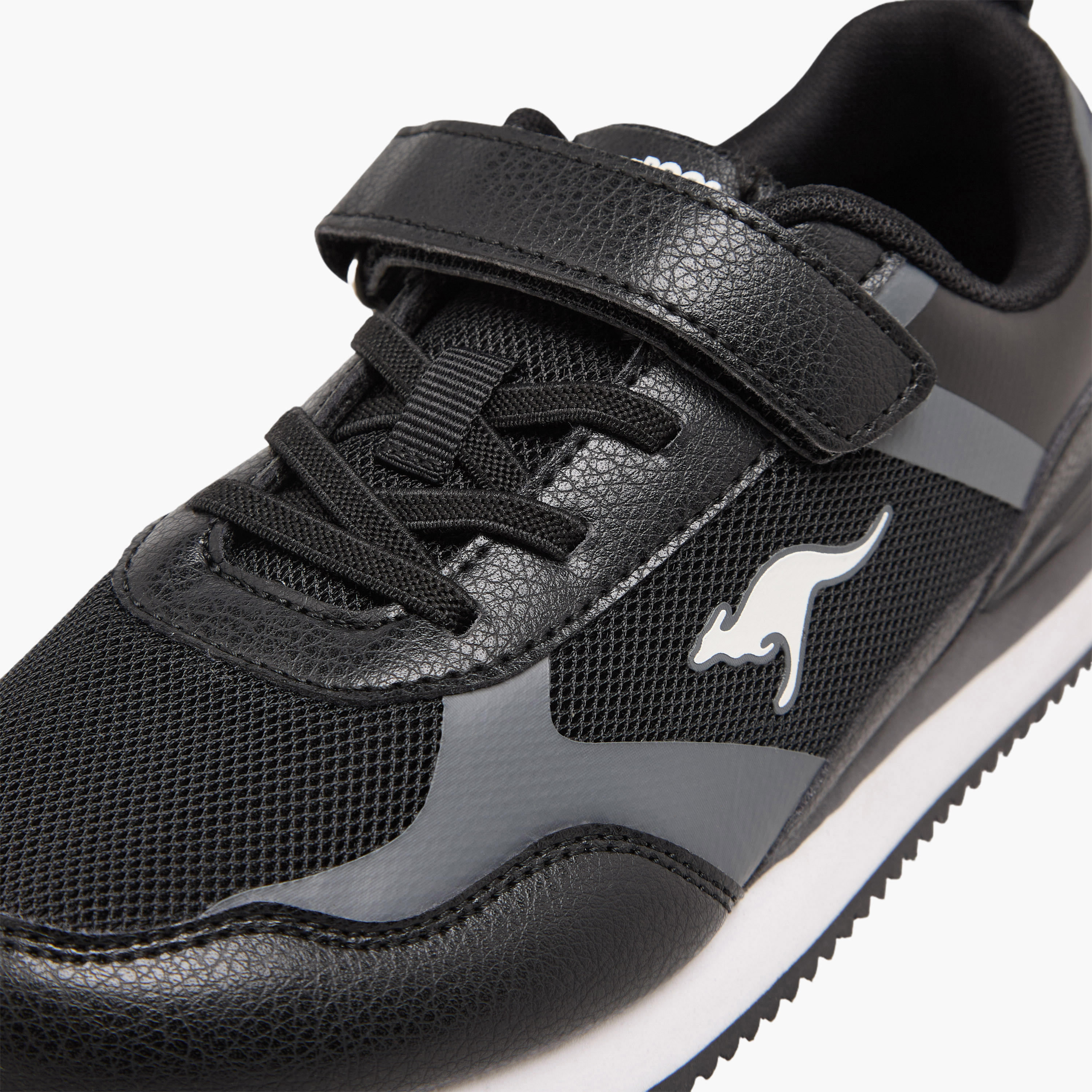 حذاء رياضي للفتيات بشريط لاصق من كانجاروز-girls-shoes-sneakers-image-4