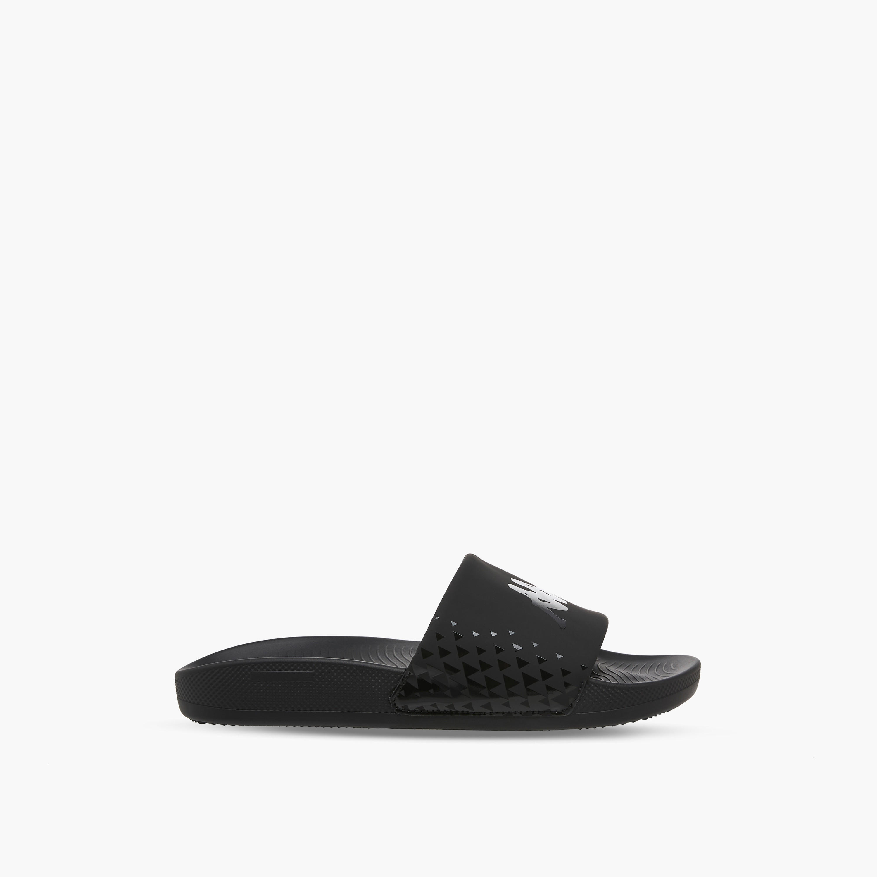 شبشب بطبعات شعار للرجال من كابا-men-shoes-flipflopsandslides-image-2