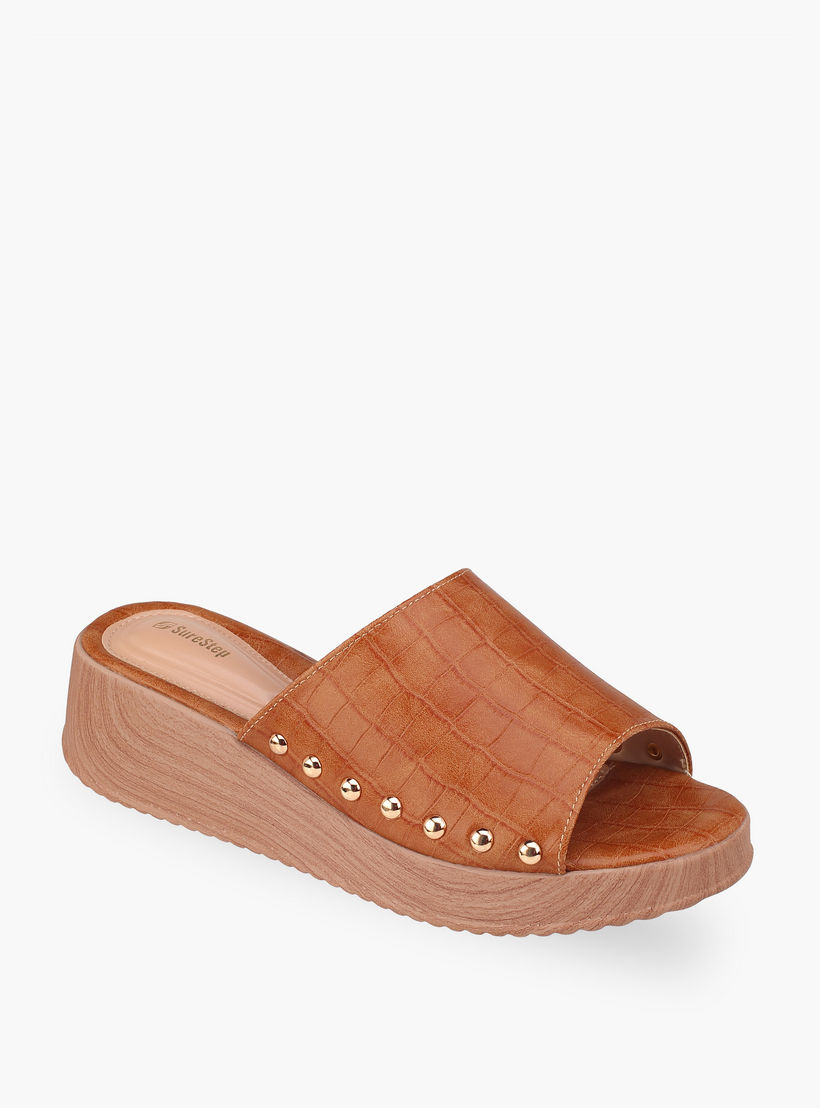 صندل خفيف الوزن بكعب فلاتفورم وملمس بارز مزين بمسامير للنساء من شورستيب-women-shoes-sandals-heeled-image-2