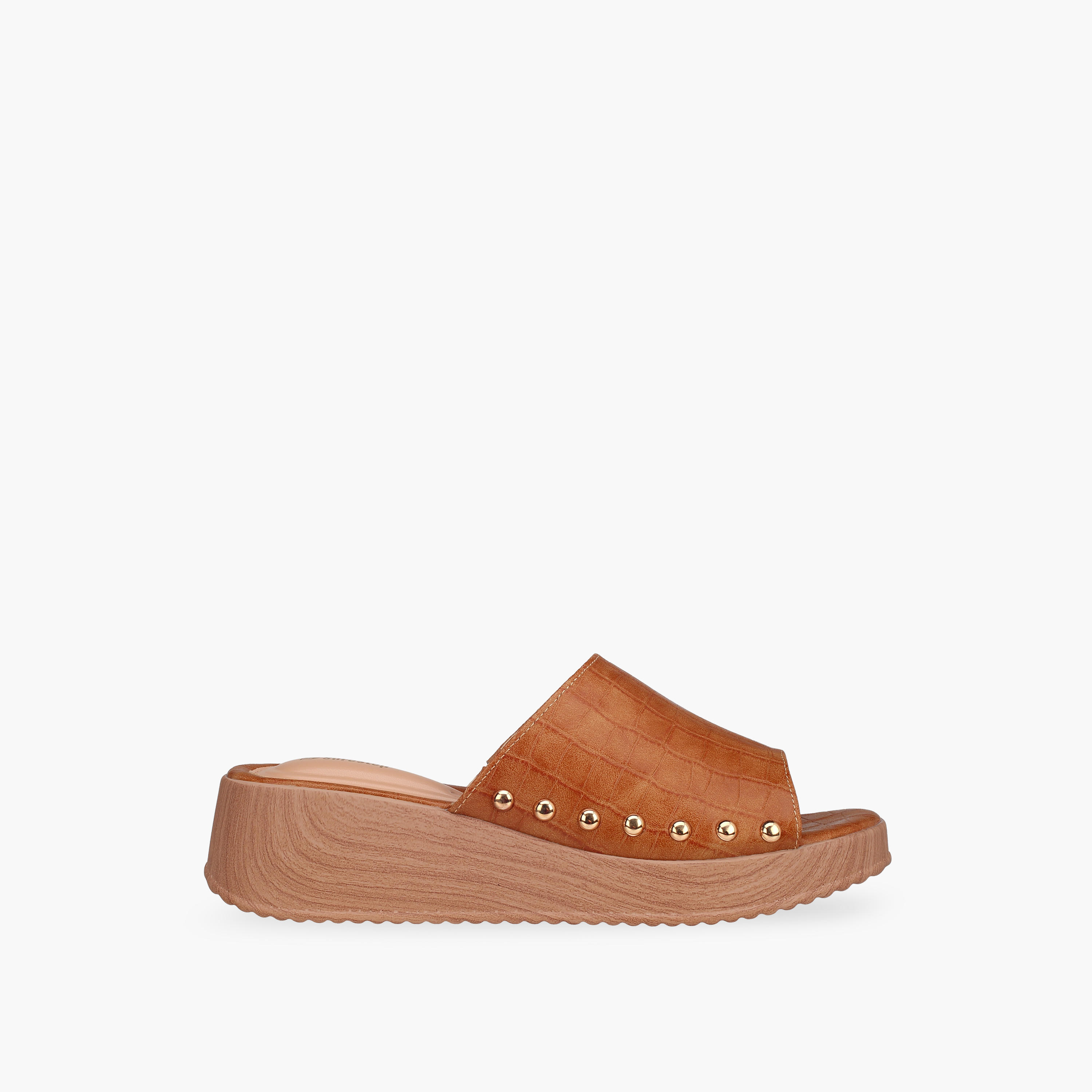 صندل خفيف الوزن بكعب فلاتفورم وملمس بارز مزين بمسامير للنساء من شورستيب-women-shoes-sandals-heeled-image-3