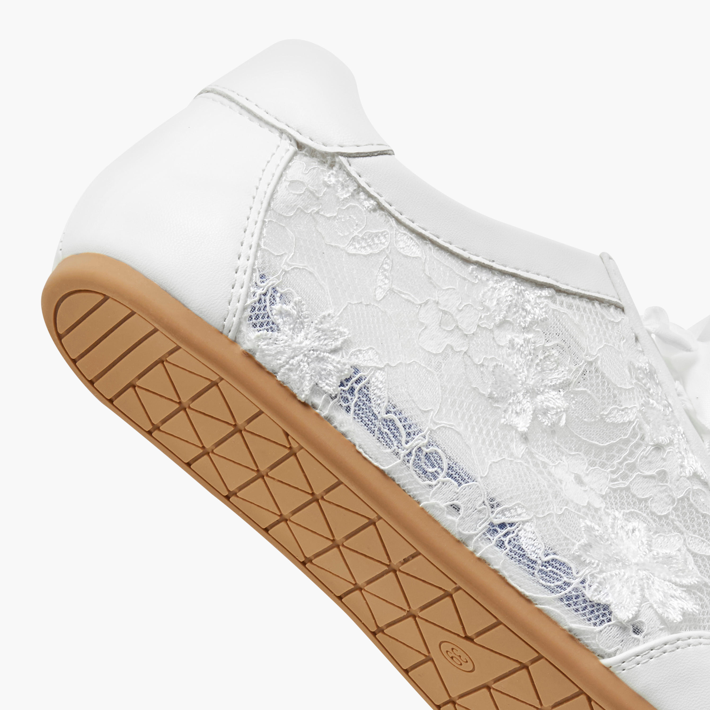 حذاء سنيكرز برباط إغلاق للنساء من ميسي-women-shoes-sneakers-image-5