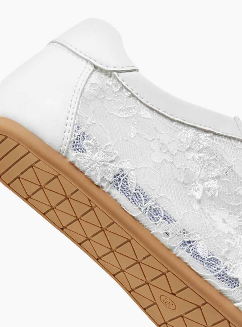 حذاء سنيكرز برباط إغلاق للنساء من ميسي-women-shoes-sneakers-image-5