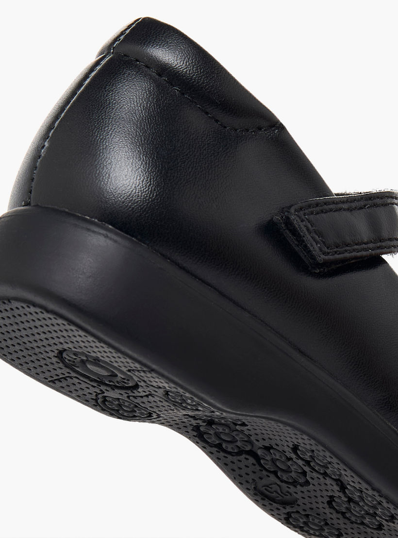 حذاء مدرسي بشريط إغلاق لاصق وتفاصيل فراشات للبنات من فلورا بيلا-girls-shoes-maryjanes-image-10