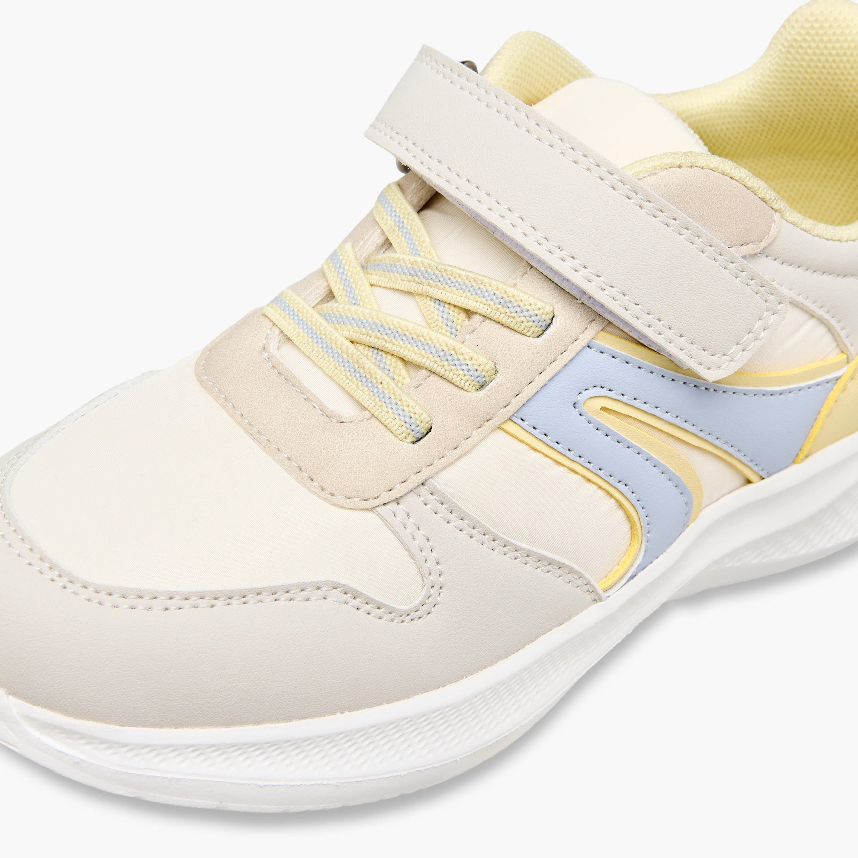 حذاء سنيكرز بشريط إغلاق لاصق للبنات من فلورا بيلا-girls-shoes-sneakers-image-4