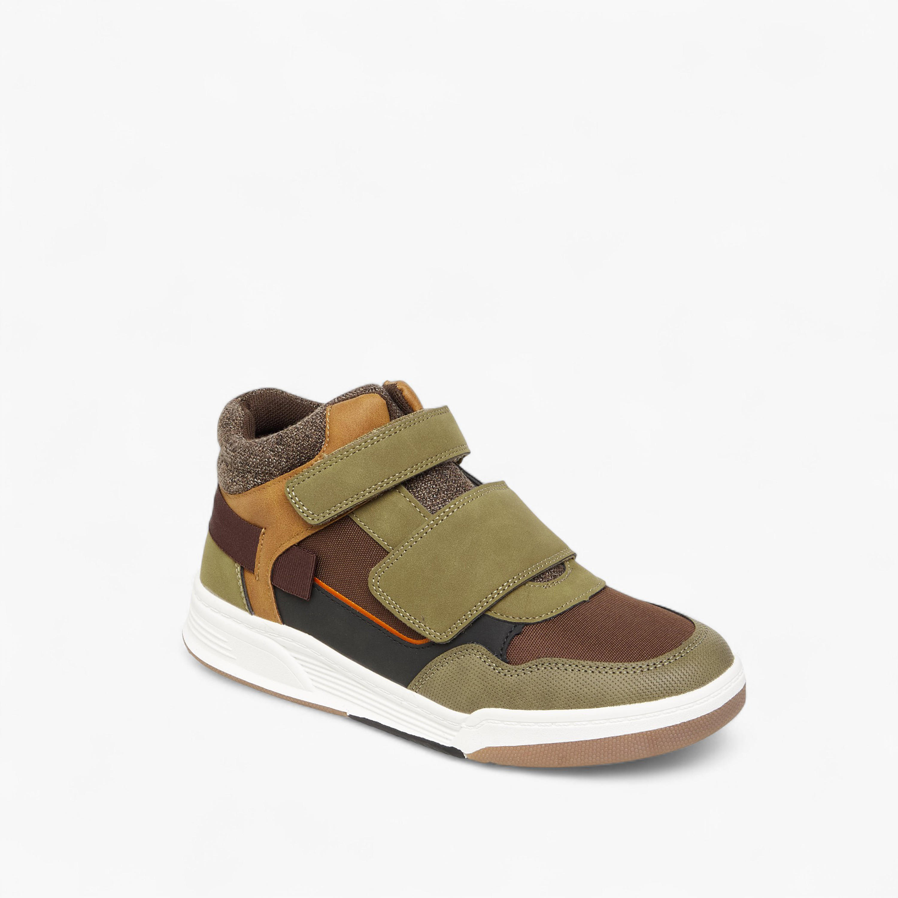 حذاء سنيكرز متعدد التصاميم برقبة عالية للأولاد من إل بي إل من شو إكسبرس-boys-shoes-sneakers-image-2