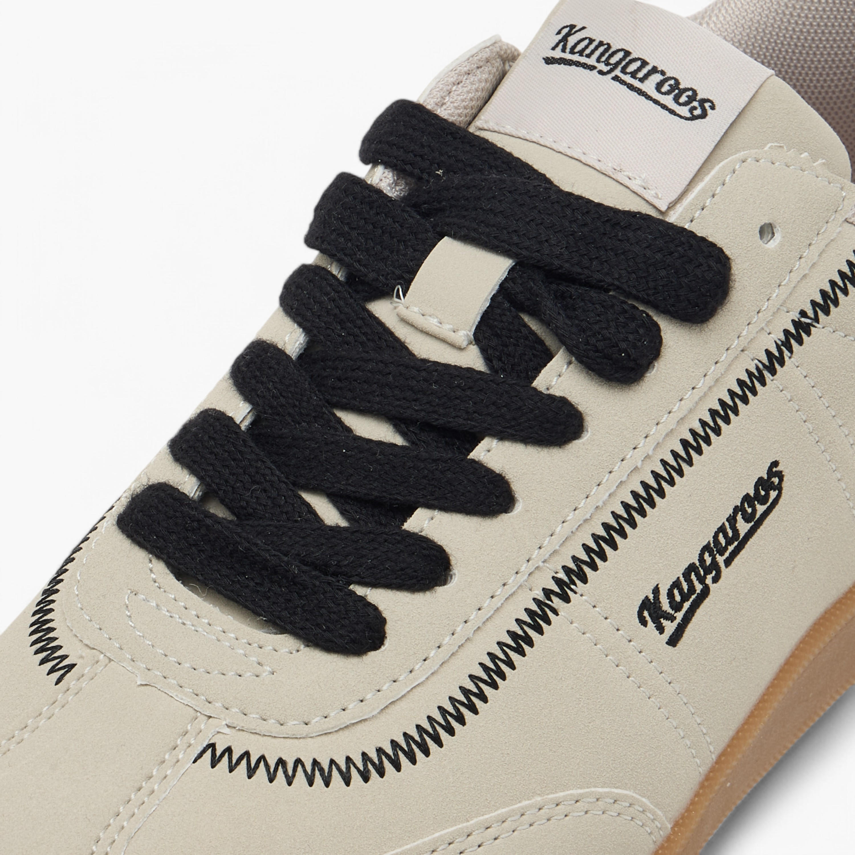 حذاء سنيكرز برباط إغلاق وتطريز الشعار للنساء من كانجاروس-women-shoes-sneakers-image-3