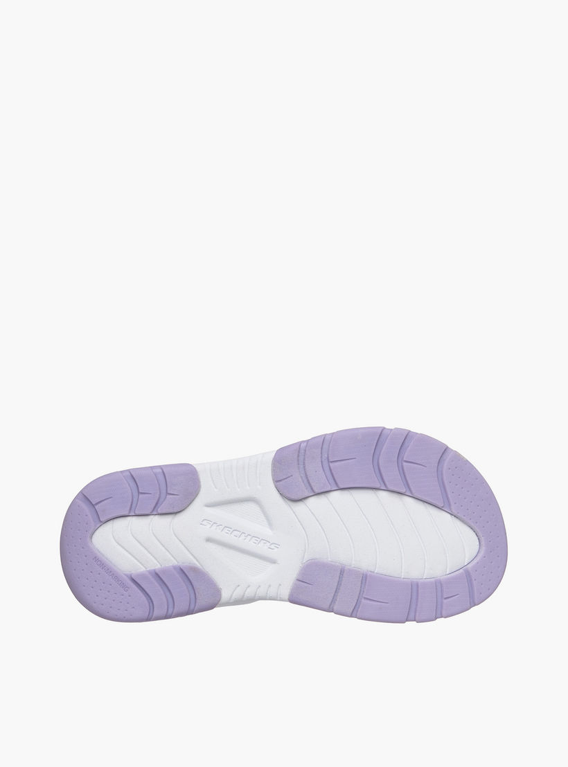 صندل مسطح بشريط إغلاق لاصق للبنات تريد سيكر من سكيتشرز-girls-shoes-sandals-image-6