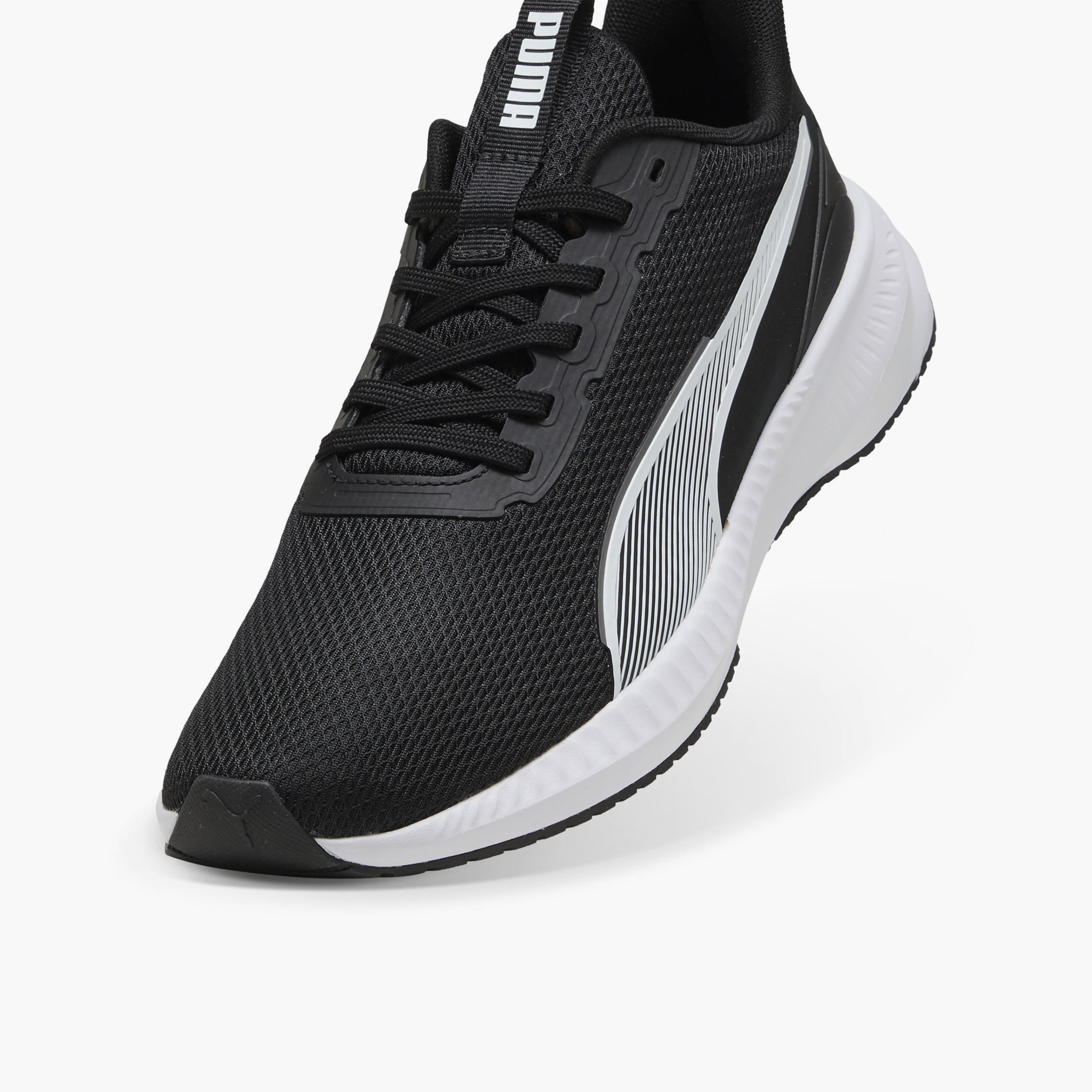 حذاء رياضي برباط إغلاق فلاير لايت 3 للرجال من بوما-sports-men-shoes-image-5