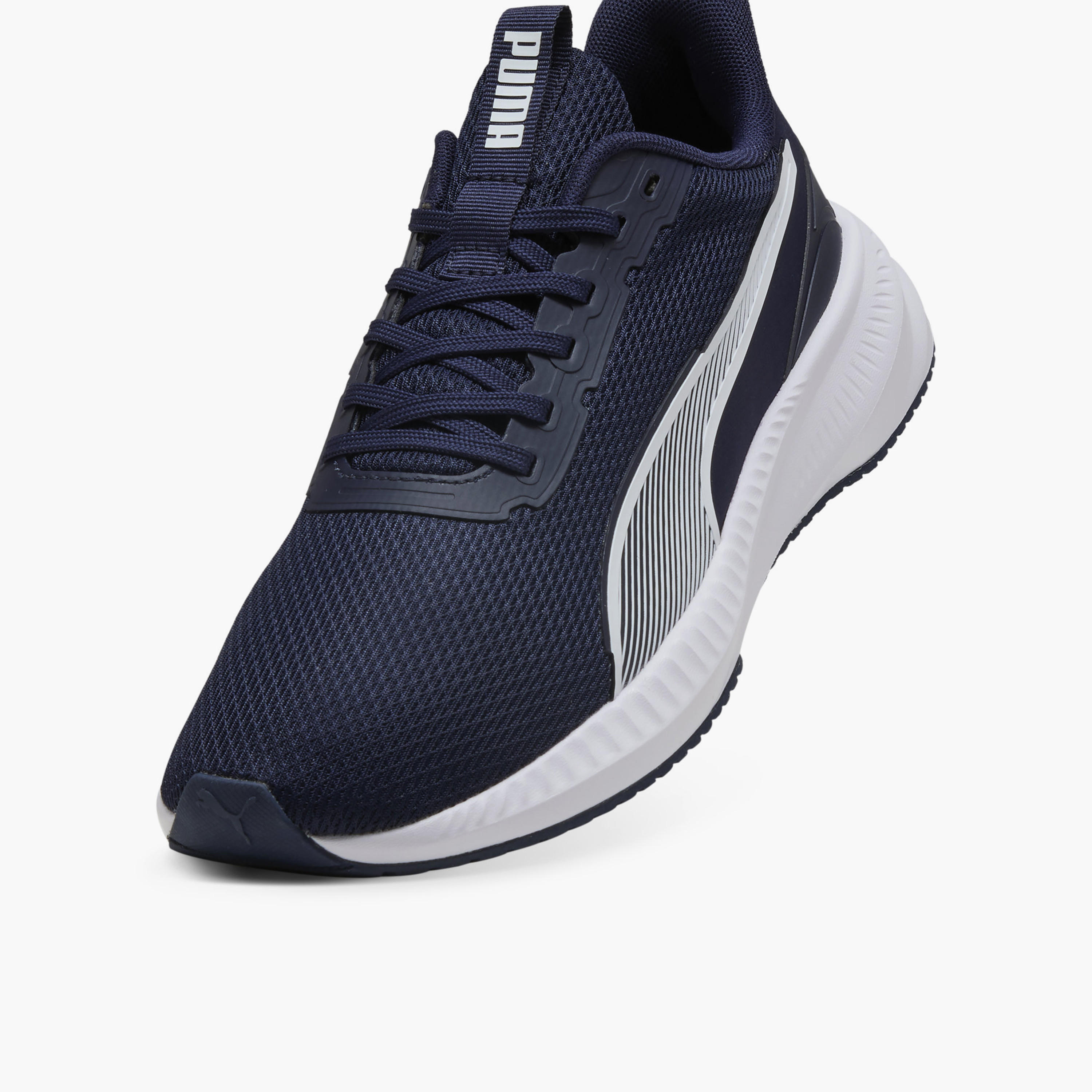 حذاء رياضي برباط إغلاق فلاير لايت 3 للرجال من بوما-sports-men-shoes-image-5