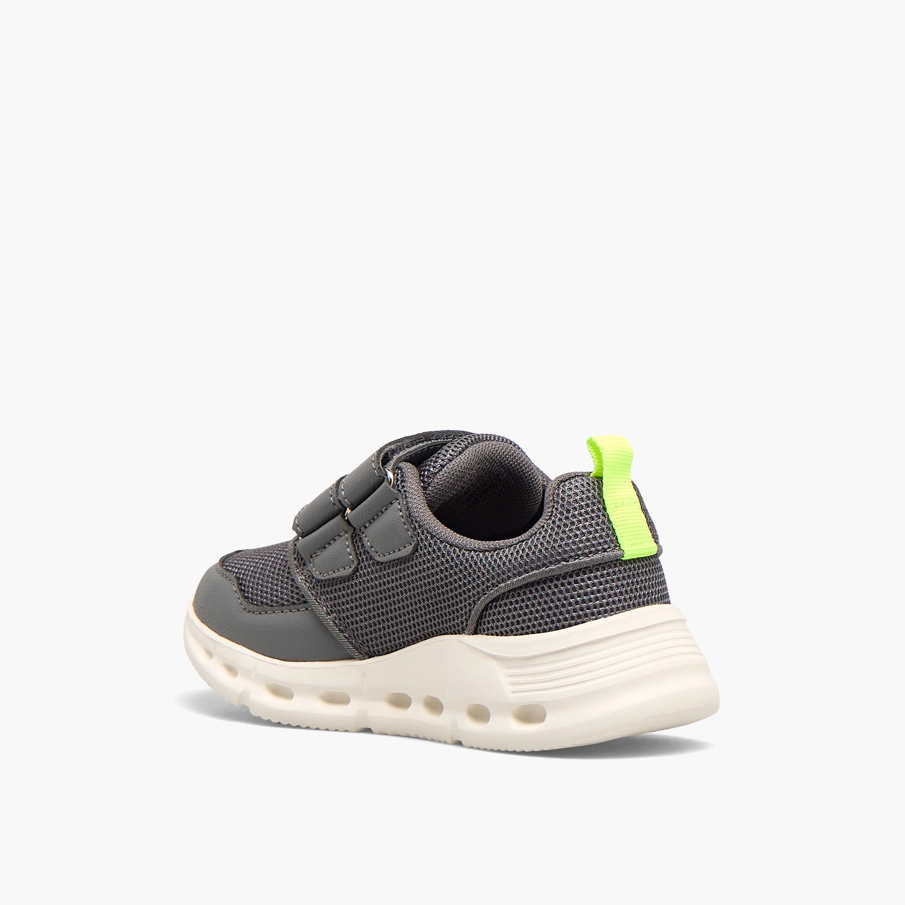 حذاء رياضي بشريط إغلاق لاصق للأولاد من داش-boys-shoes-sneakers-image-5