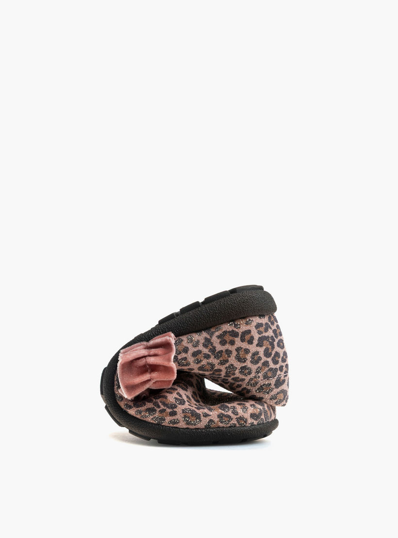 حذاء باليرينا بطبعات حيوانات وشريط مطاطي مزين بكشكش من بابلوفسكي-baby-girls-shoes-closedshoes-image-5