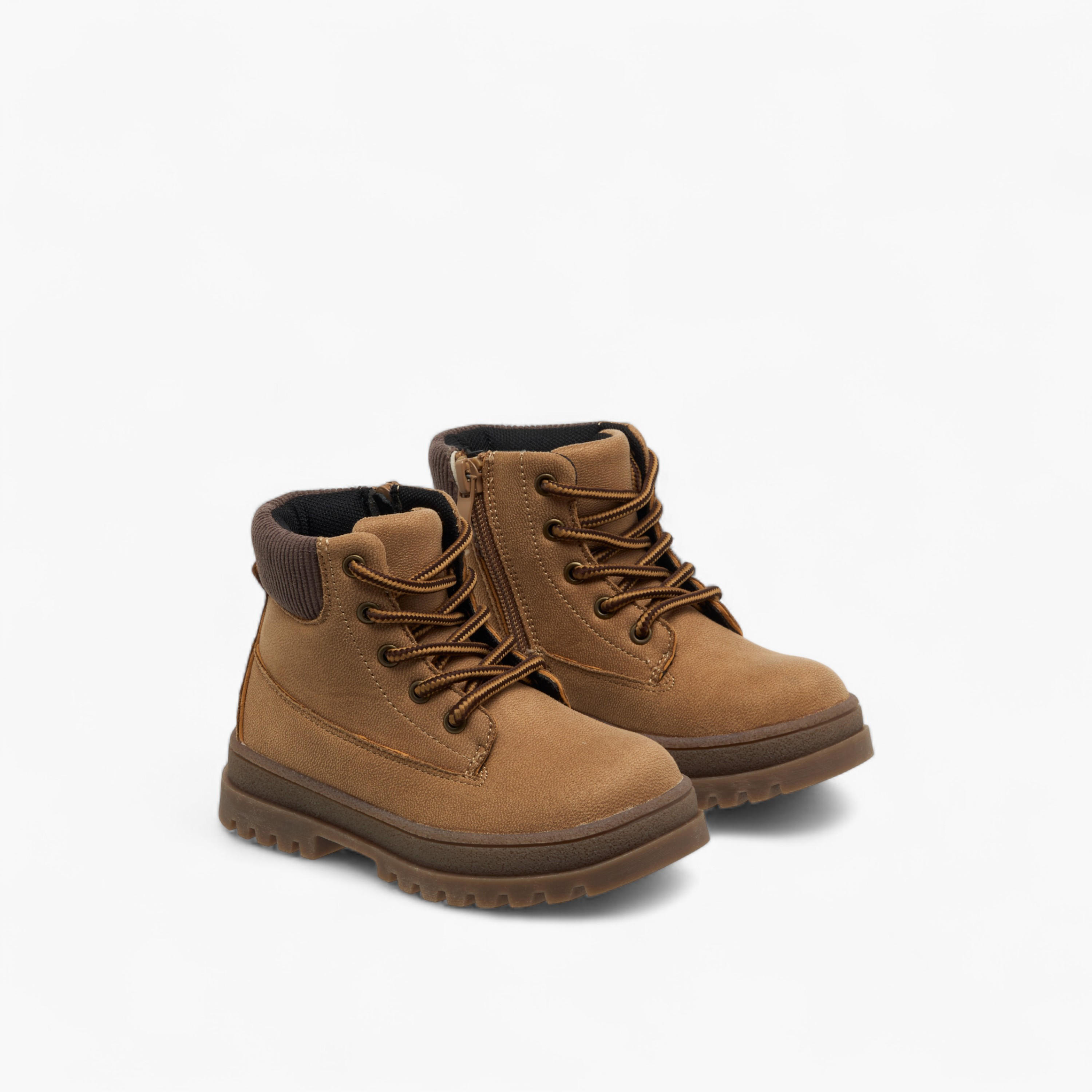 بوت طول الكاحل برباط إغلاق للأولاد من إل بي إل من شو إكسبريس-boys-shoes-boots-image-1