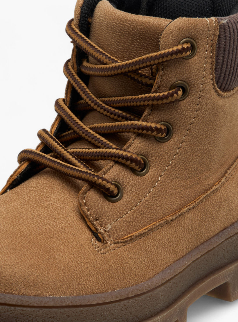بوت طول الكاحل برباط إغلاق للأولاد من إل بي إل من شو إكسبريس-boys-shoes-boots-image-4