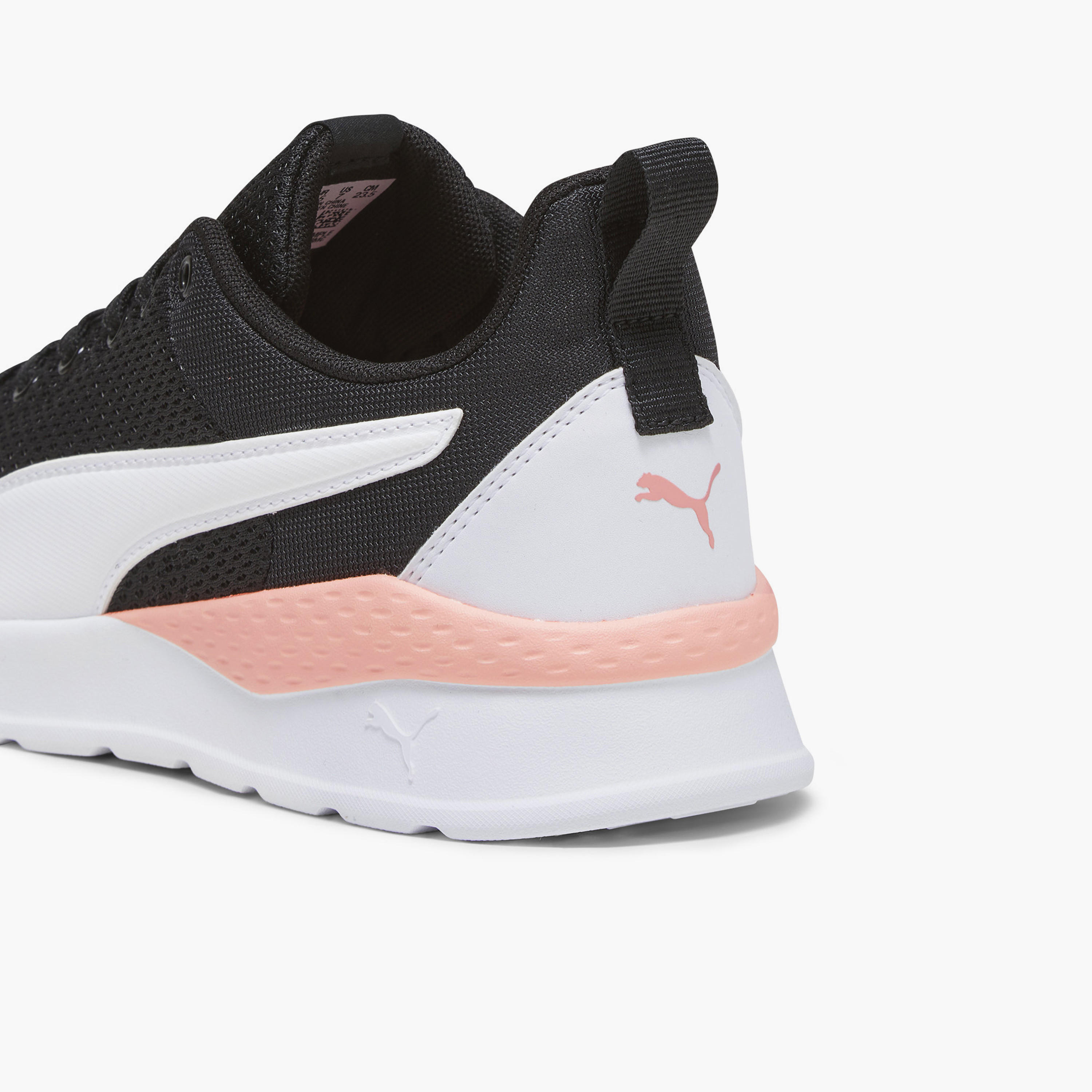 حذاء رياضي برباط إغلاق أنزارون لايت للنساء من بوما-sports-women-shoes-image-6