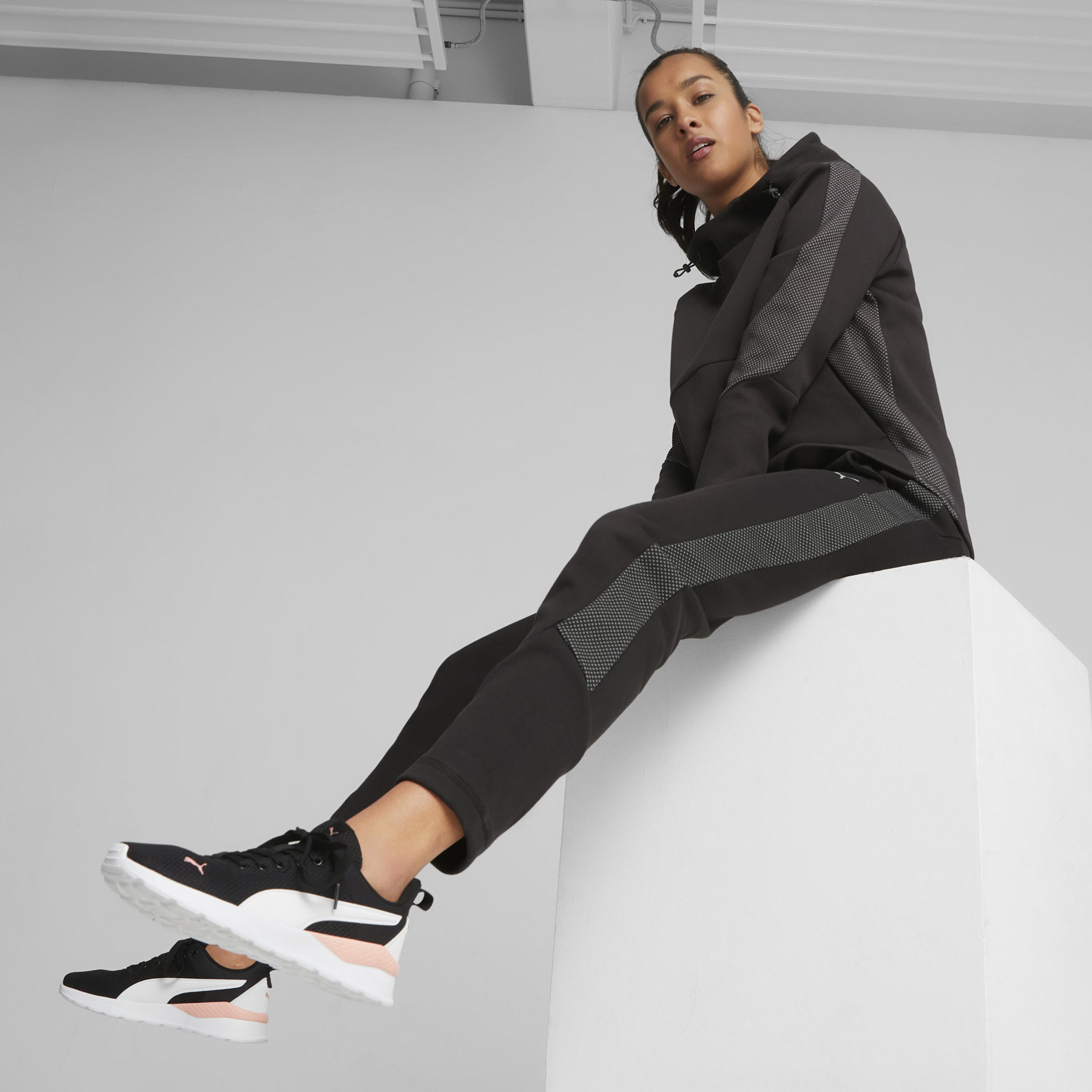 حذاء رياضي برباط إغلاق أنزارون لايت للنساء من بوما-sports-women-shoes-image-8