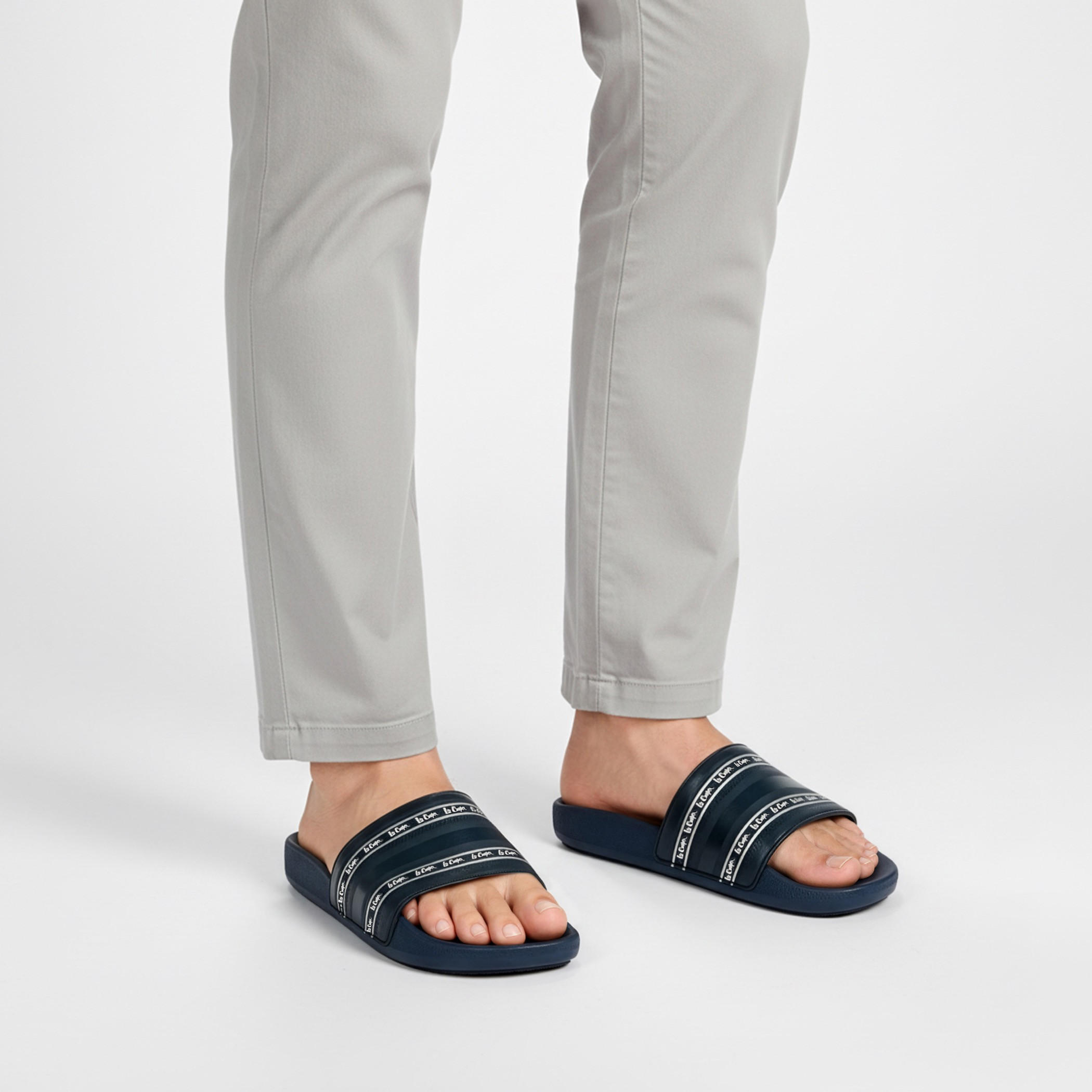 شبشب بطبعات شعار للرجال من لي كوبر-men-shoes-flipflopsandslides-image-2