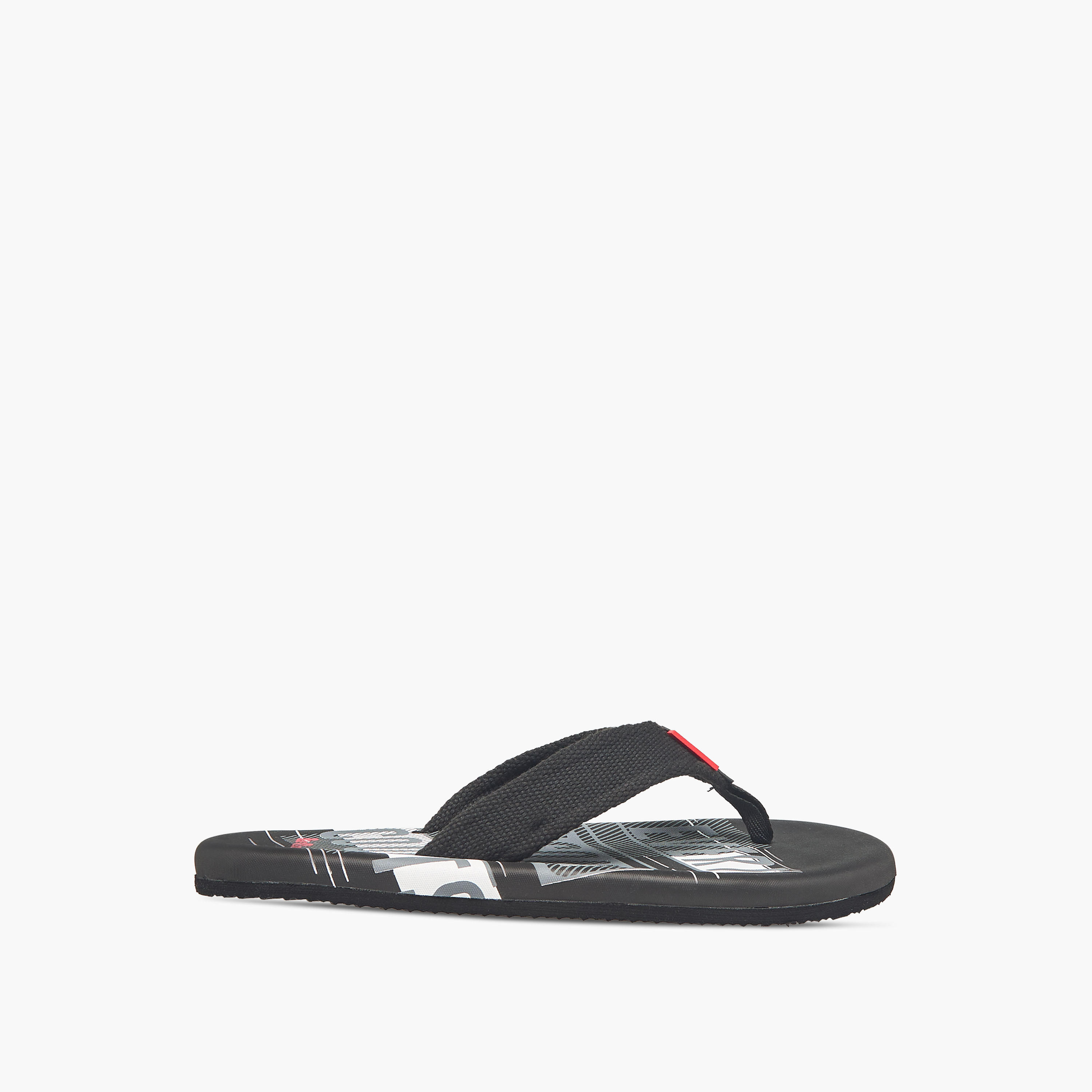 شبشب رجالي بطبعات جرافيك من لي كوبر-men-shoes-flipflopsandslides-image-2
