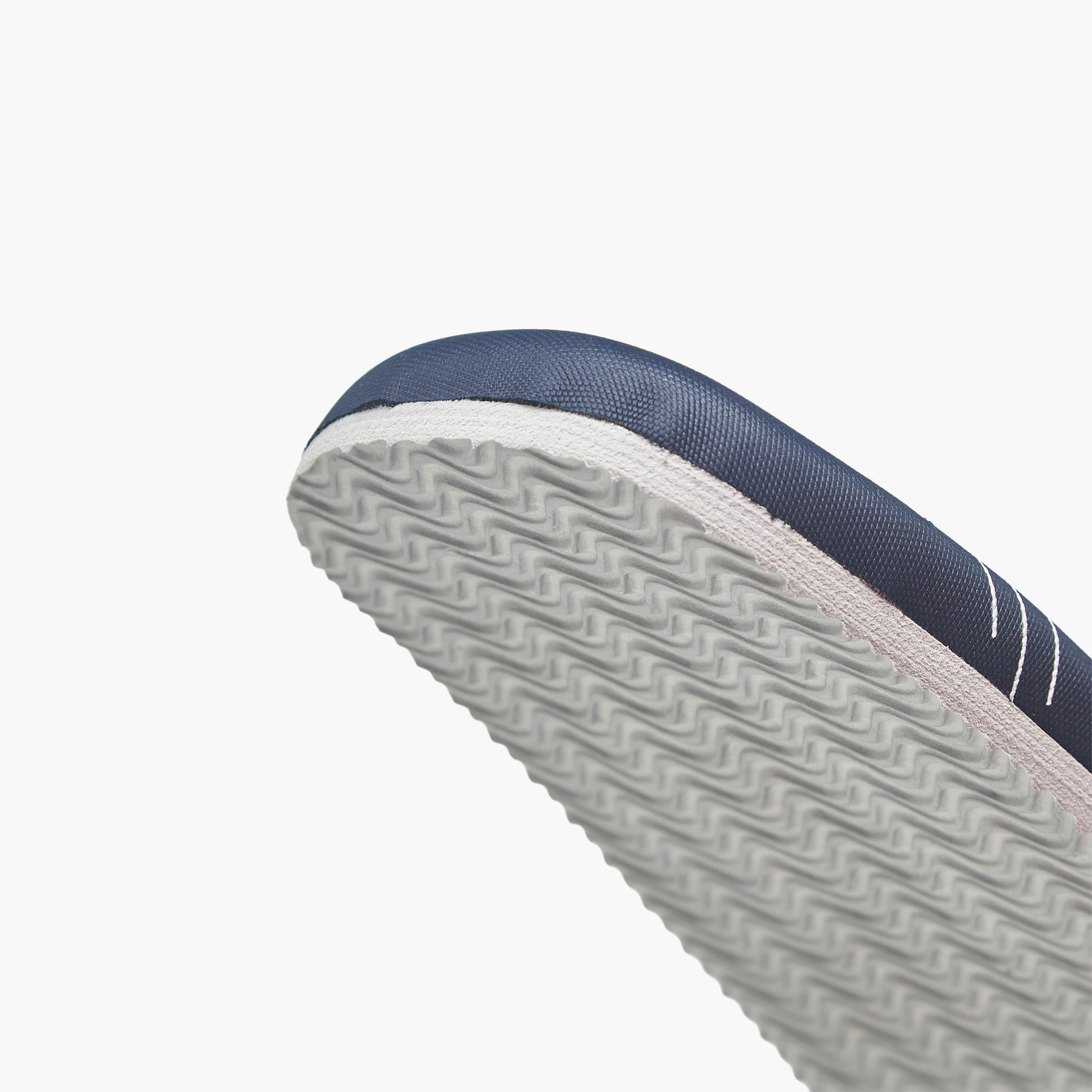 شبشب رجالي بطبعات جرافيك من لي كوبر-men-shoes-flipflopsandslides-image-4