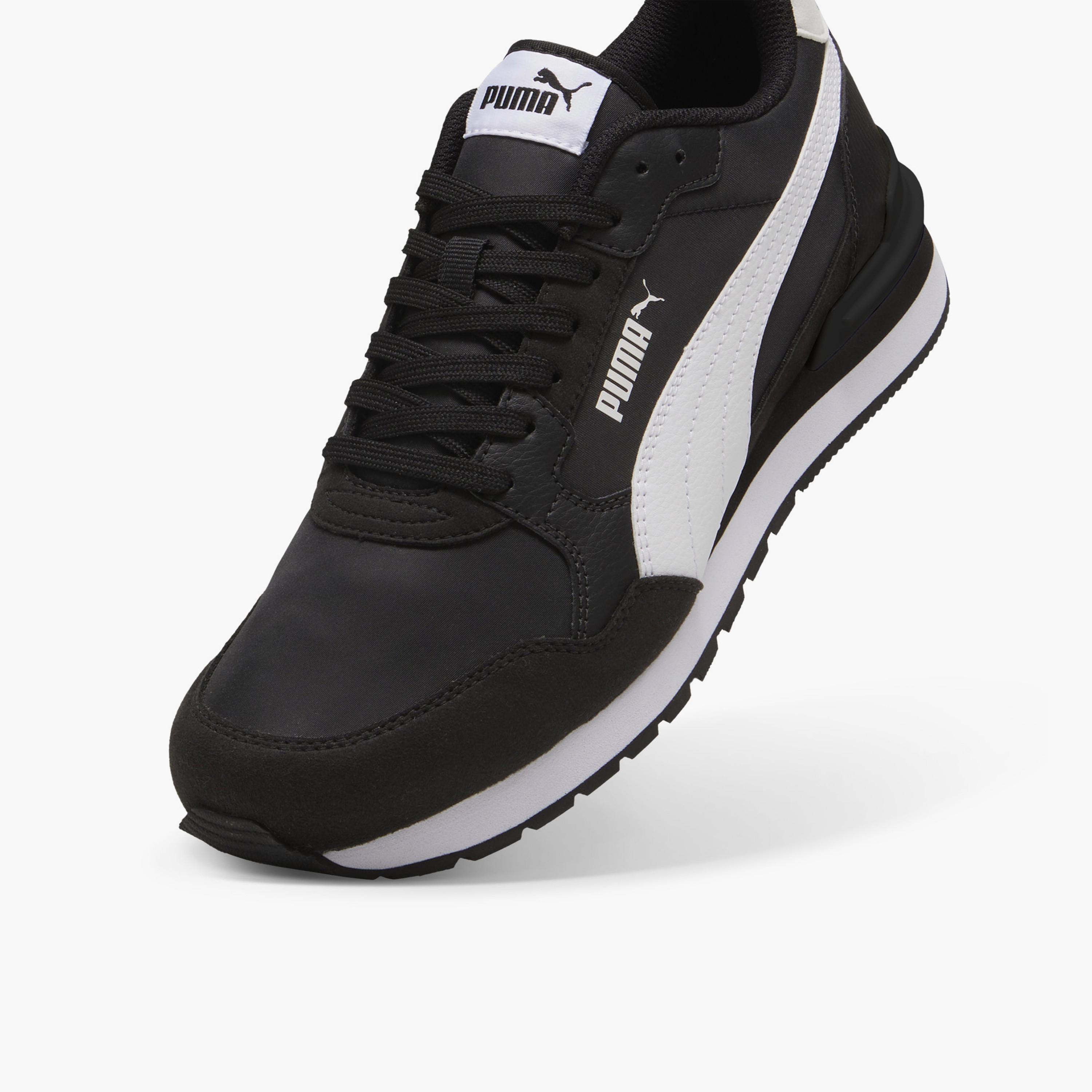 حذاء سنيكرز منخفض برباط إغلاق إس تي رانر في 4 إن إل للرجال من بوما-sports-men-shoes-image-5
