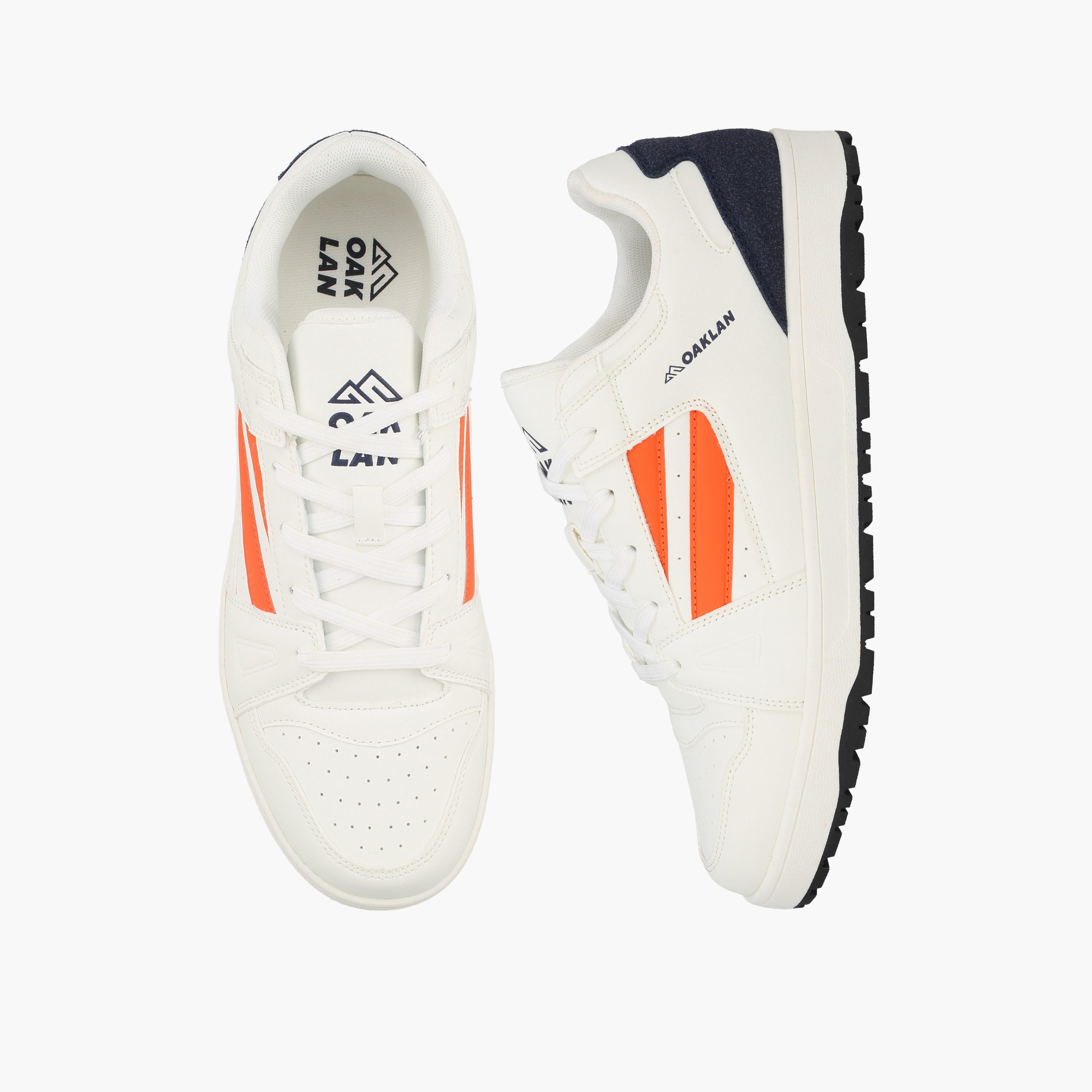 حذاء سنيكرز بطول الكاحل ورباط إغلاق للرجال من أوكلان من شو إكسبريس-men-shoes-sneakers-image-1