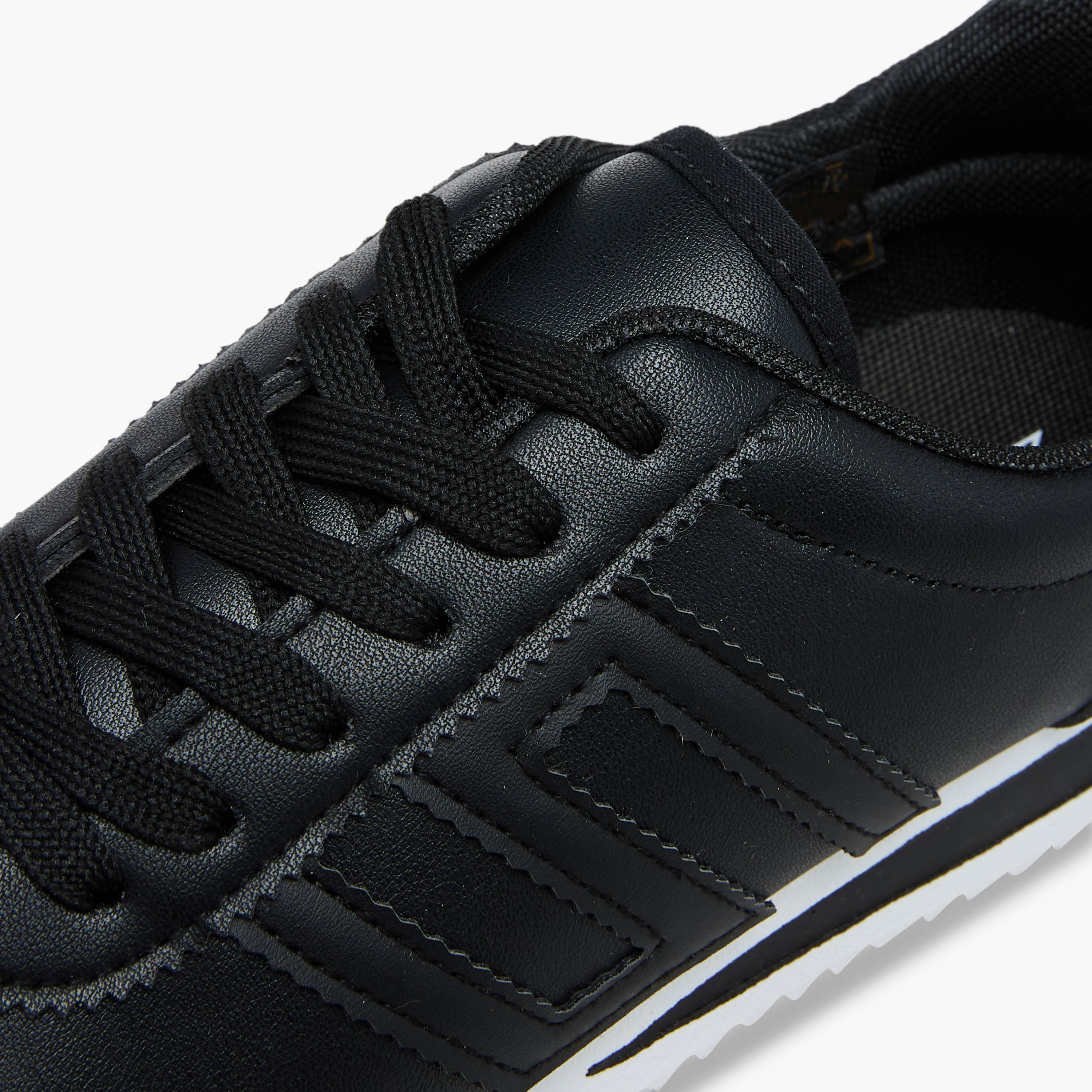 حذاء سنيكرز برباط إغلاق من أوكلان من شو إكسبريس-women-shoes-sneakers-image-4