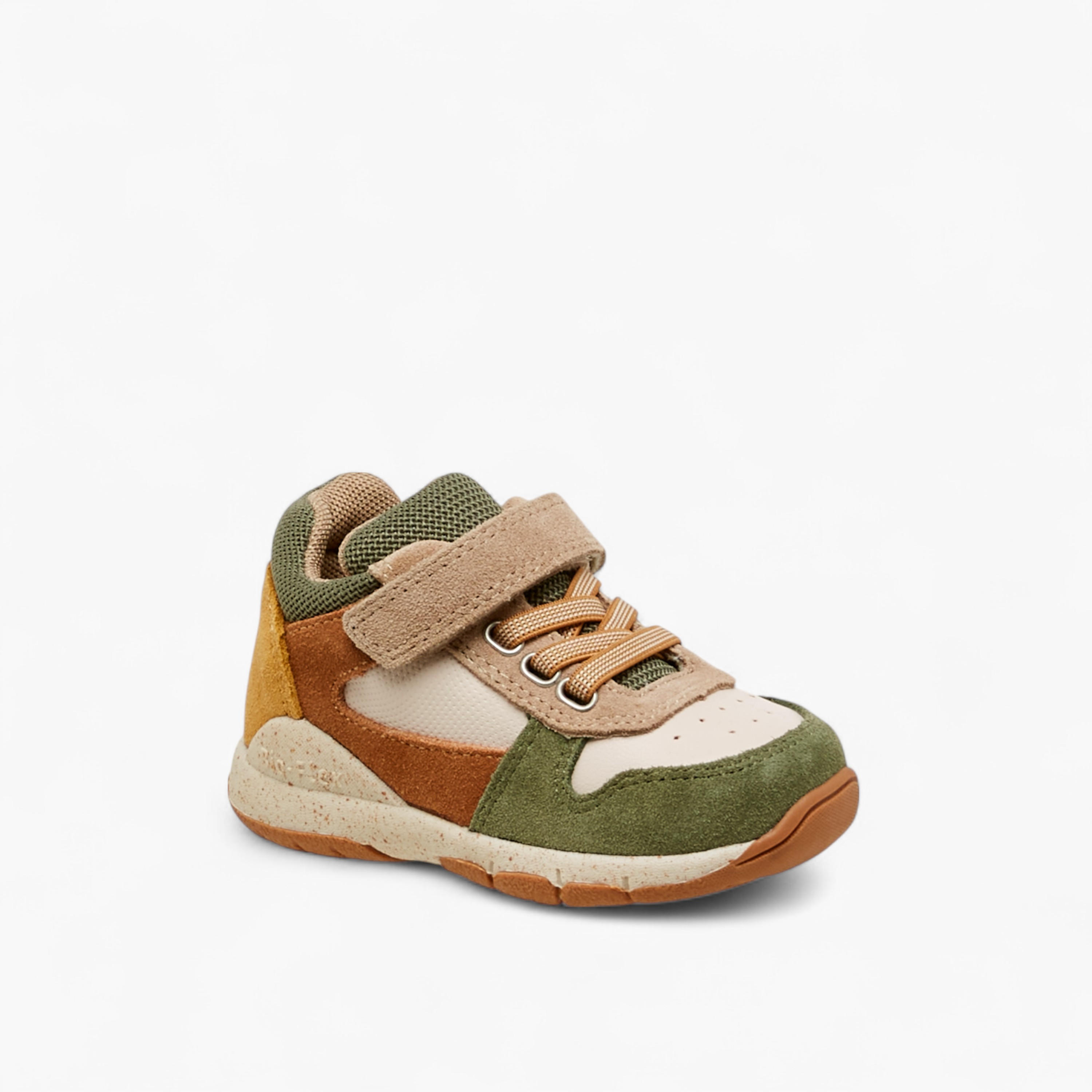 حذاء سنيكرز بشريط إغلاق لاصق من بيرفيت-baby-boys-shoes-closedshoes-image-2