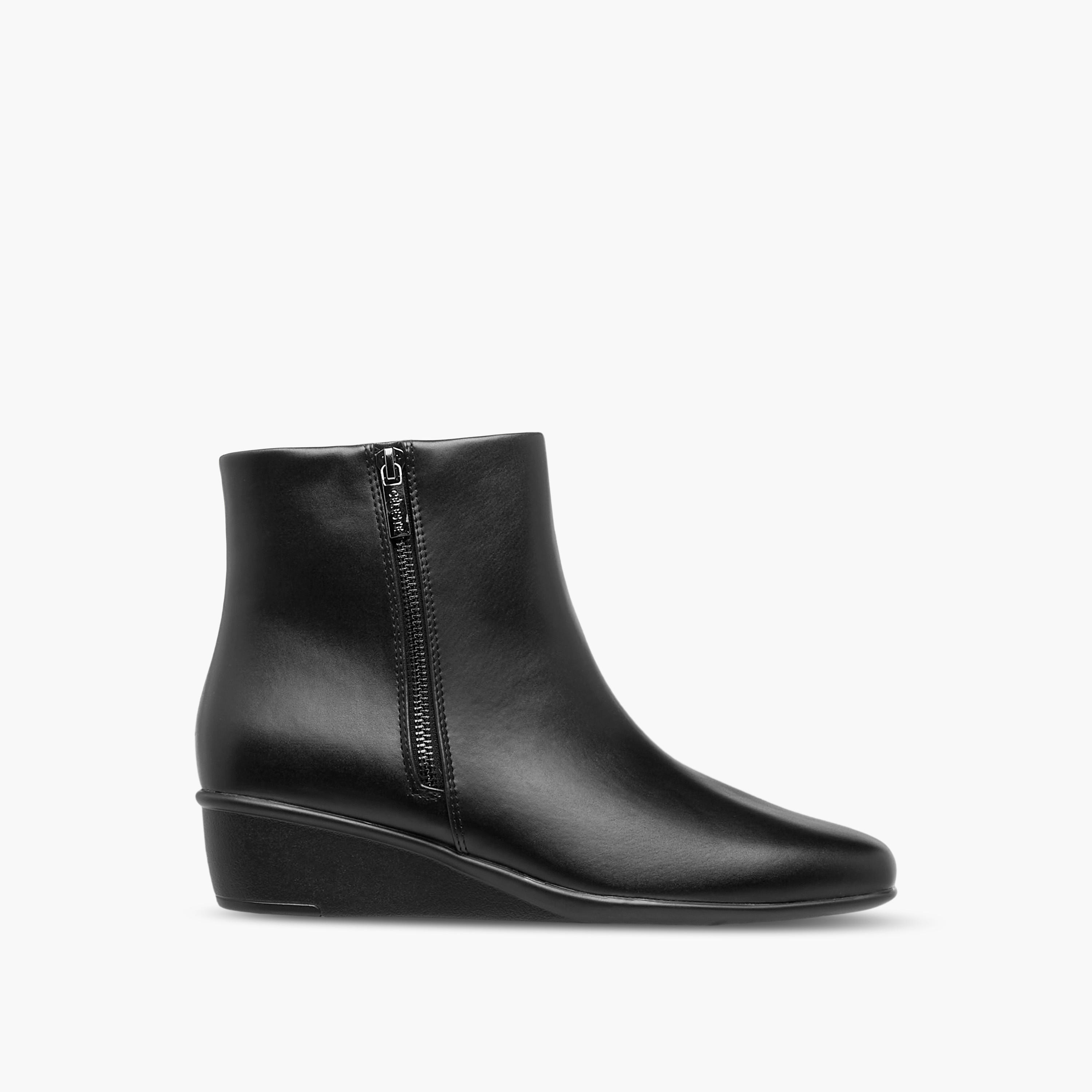 بوت كاحل سادة بكعب ويدج وسحاب إغلاق للنساء من سيليست-women-shoes-boots-image-3