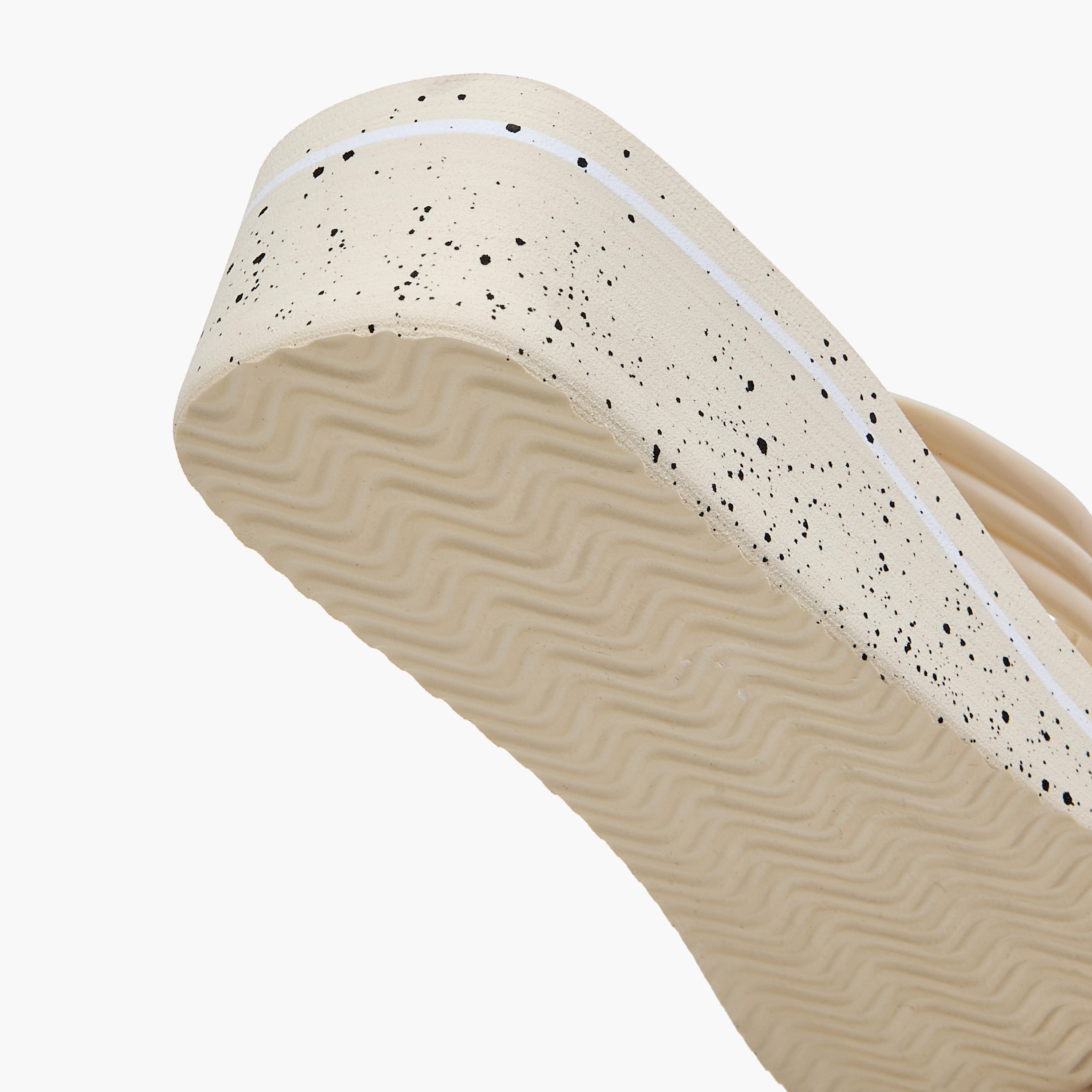 شبشب نسائي بكعب ويدج وطبعات من سيليست-women-shoes-flipflopsandslides-image-4