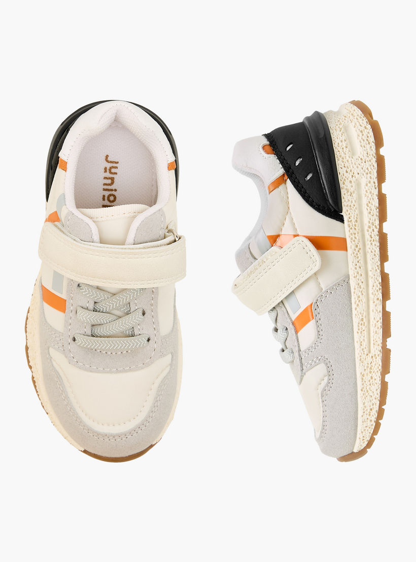حذاء سنيكرز بشريط إغلاق لاصق للأولاد من جونيورز-boys-shoes-sneakers-image-1