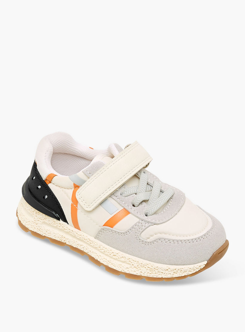 حذاء سنيكرز بشريط إغلاق لاصق للأولاد من جونيورز-boys-shoes-sneakers-image-2