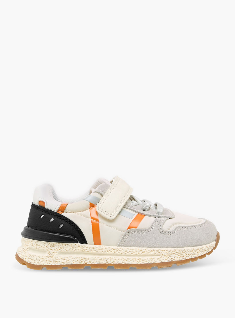 حذاء سنيكرز بشريط إغلاق لاصق للأولاد من جونيورز-boys-shoes-sneakers-image-3